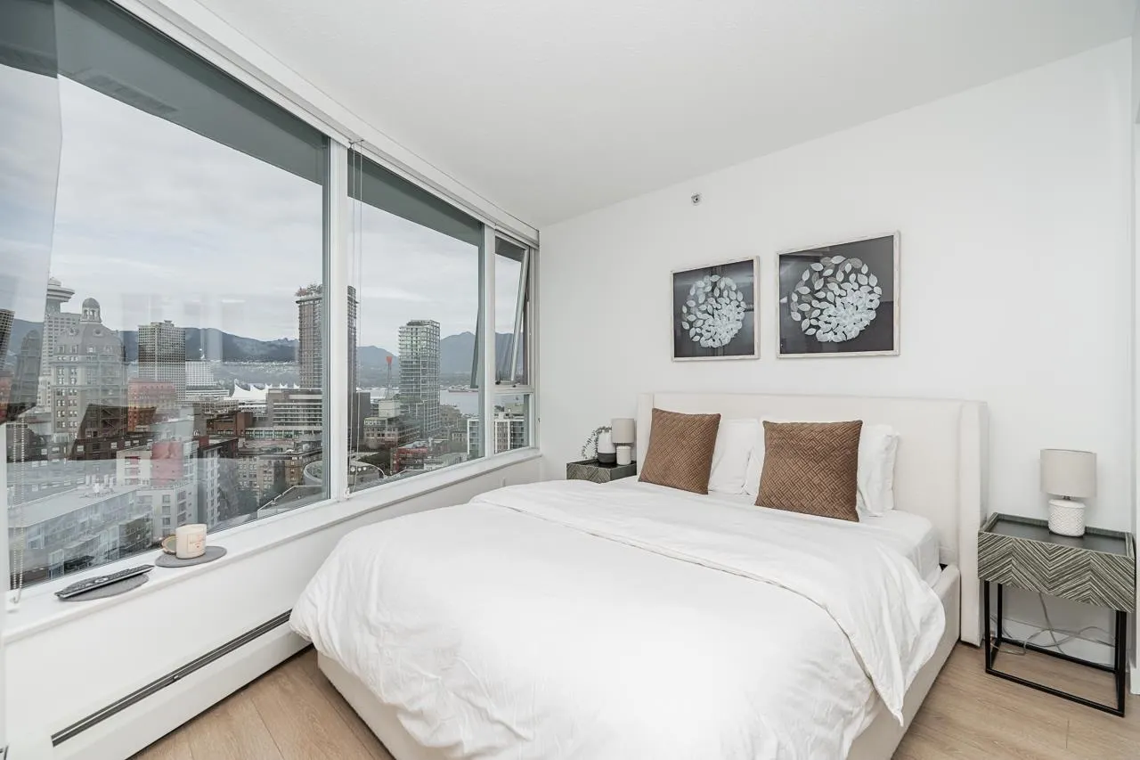2303 58 Keefer Place