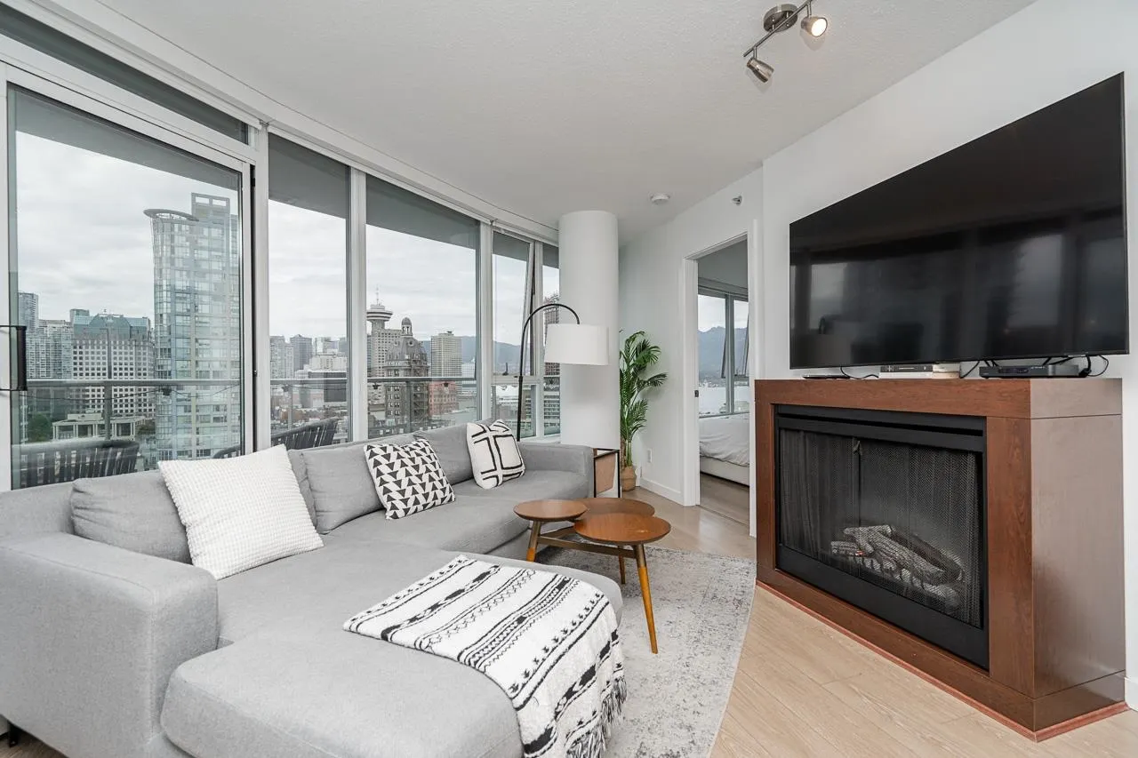 2303 58 Keefer Place
