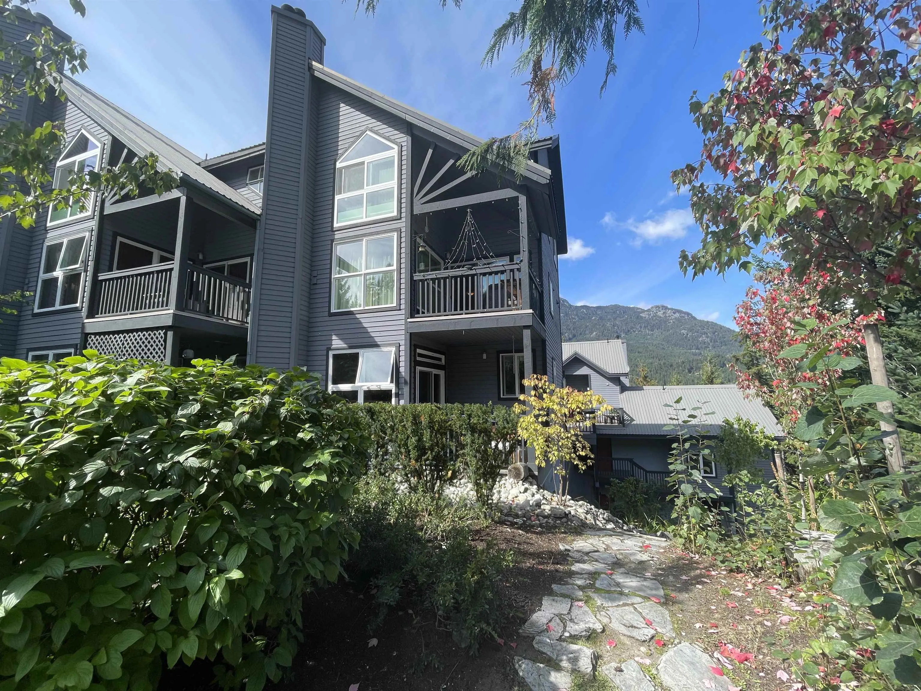 12 2213 Marmot Place