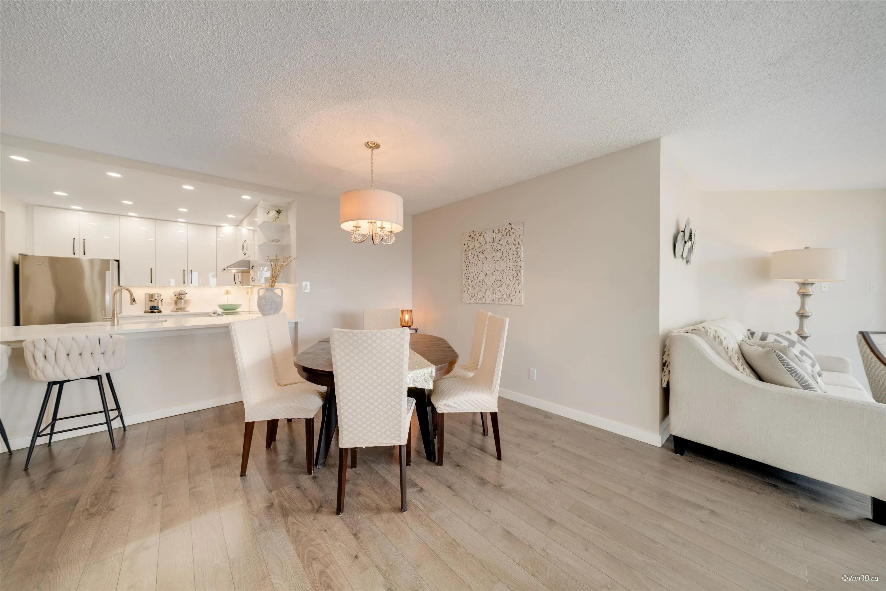 1606 69 Jamieson Court