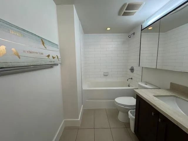 1709 888 Homer Street