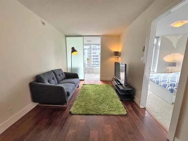 1709 888 Homer Street