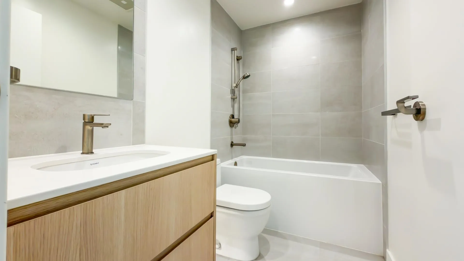 308 6855 Pearson Way
