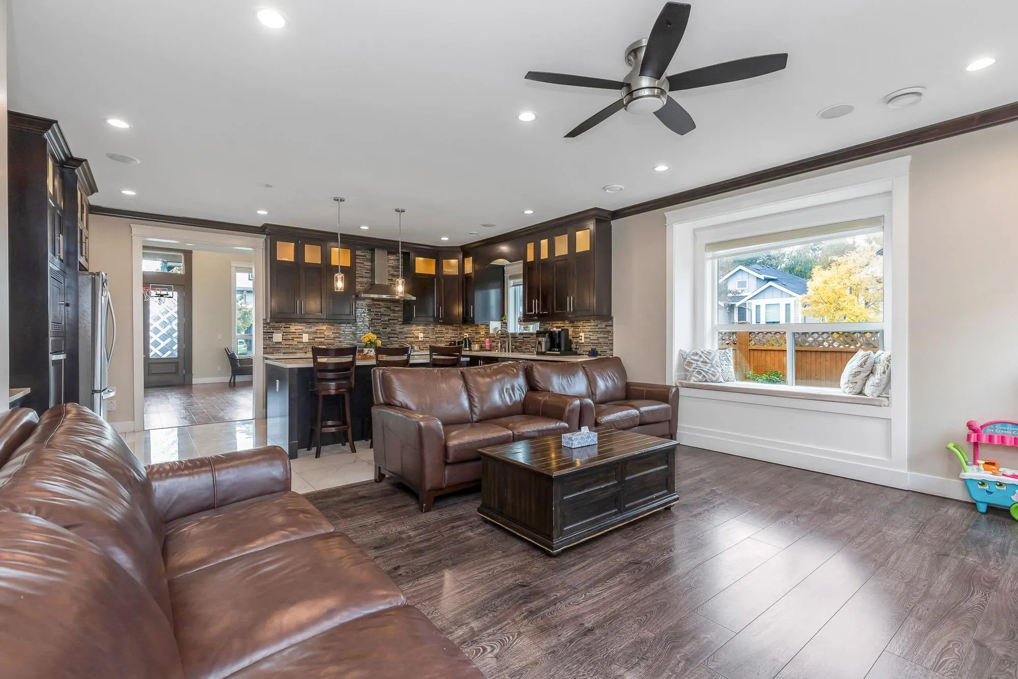 27625 Railcar Crescent