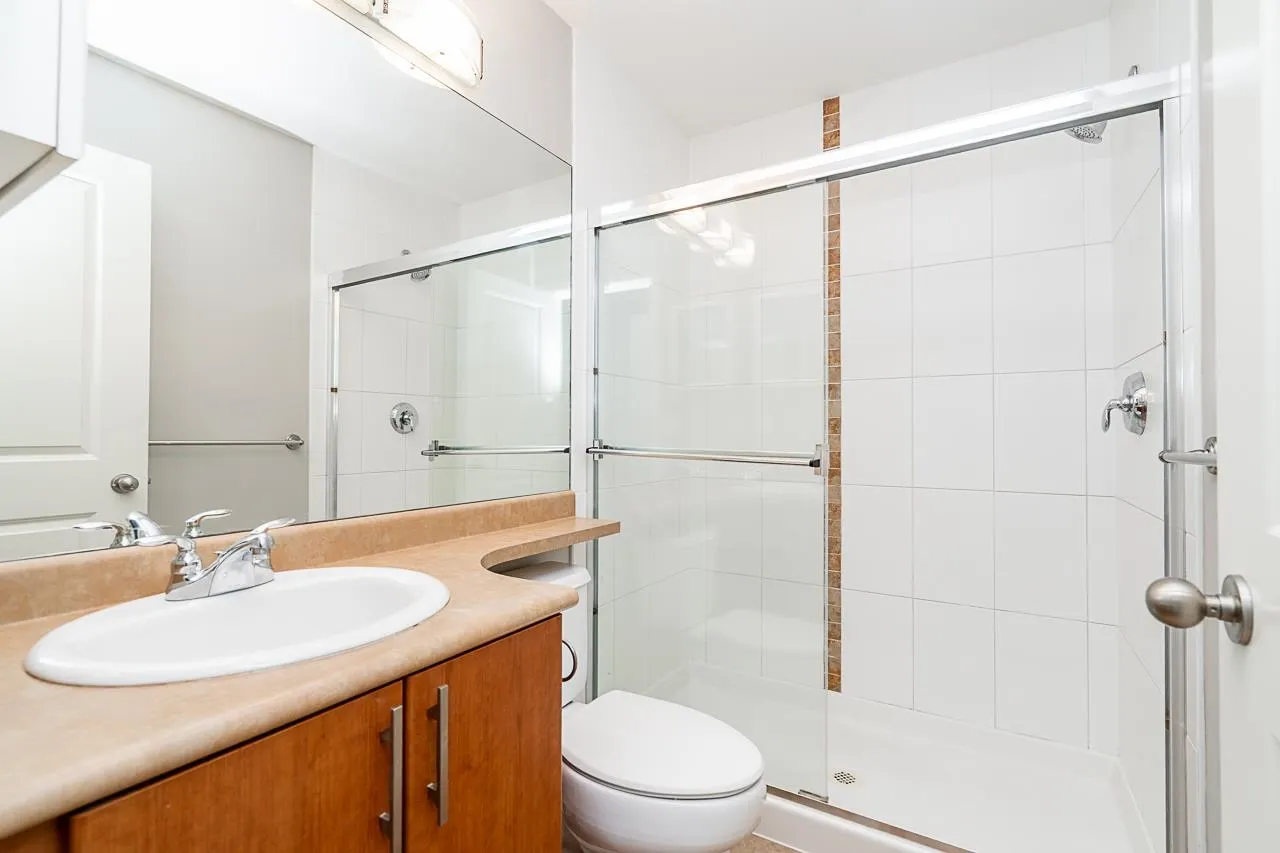 28 12311 No 2 Road