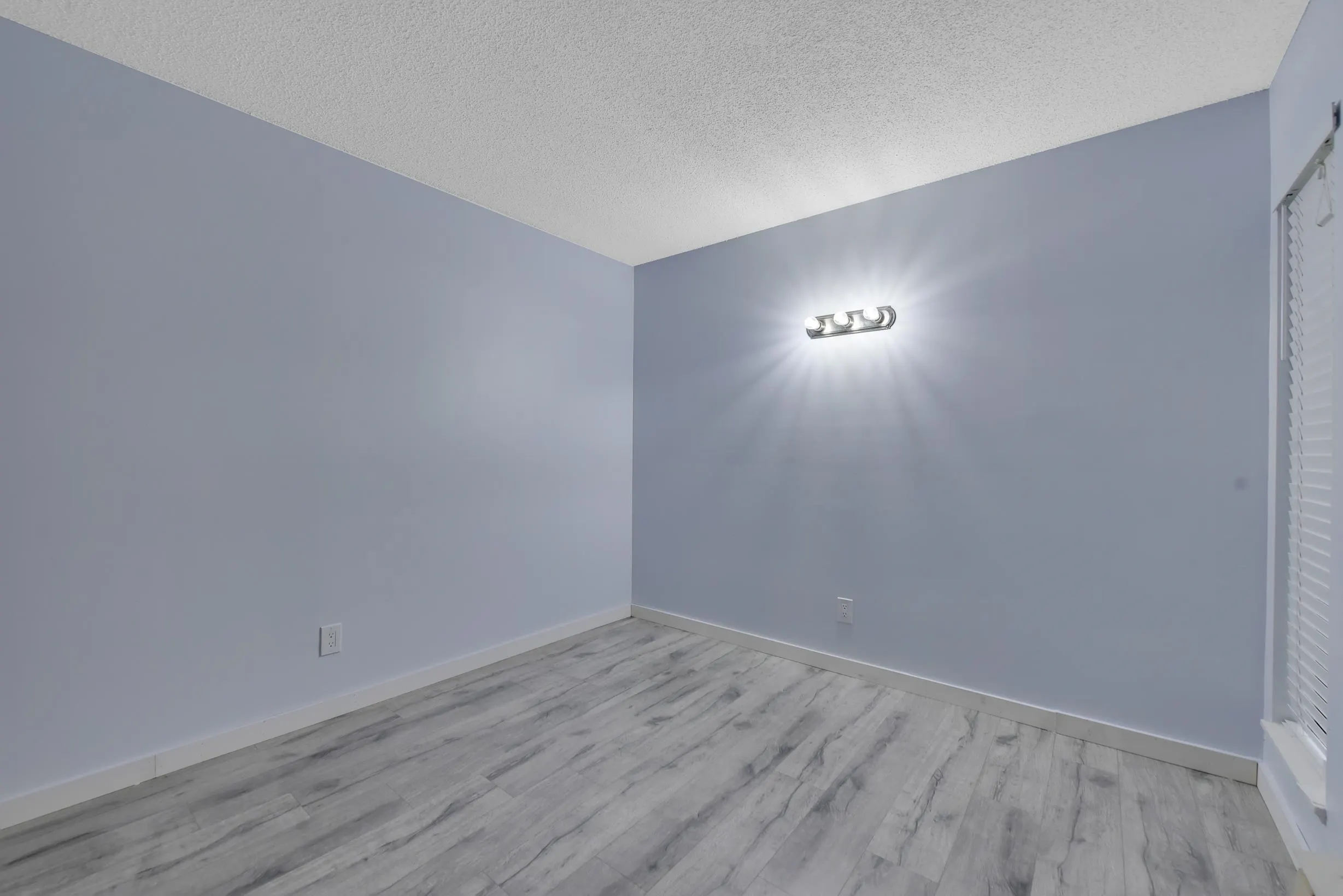 203 7064 133b Street