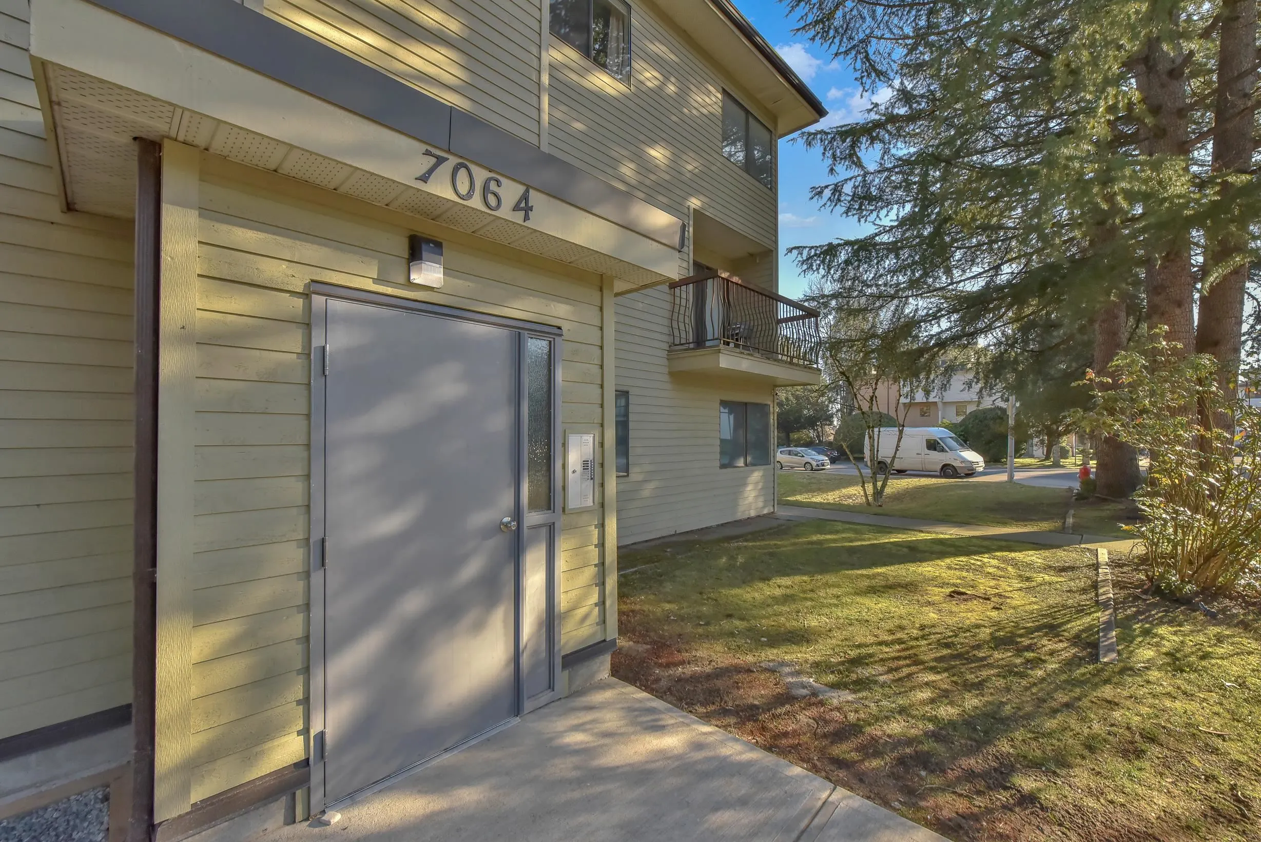 203 7064 133b Street