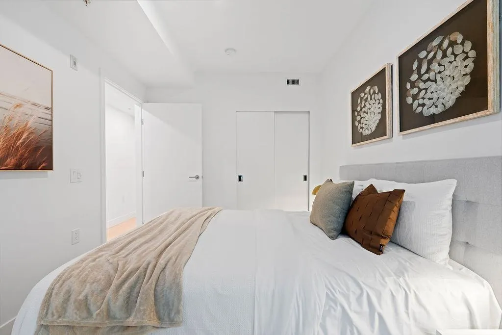 202 1331 Marine Drive