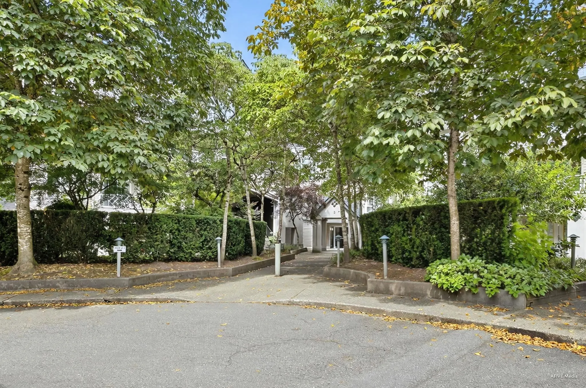 329 9979 140 Street
