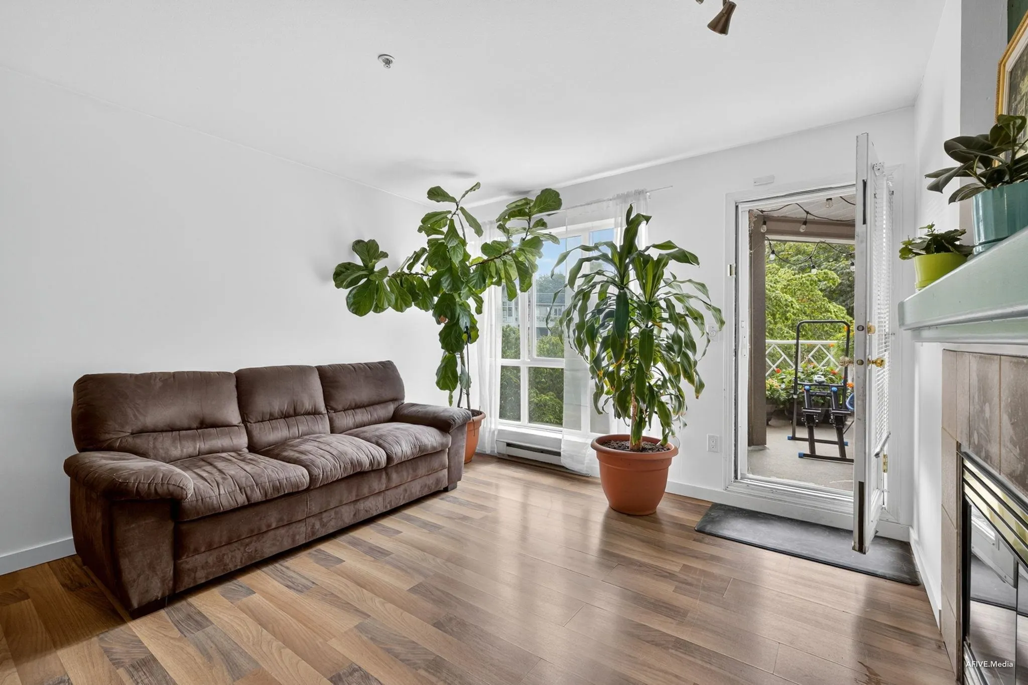 329 9979 140 Street