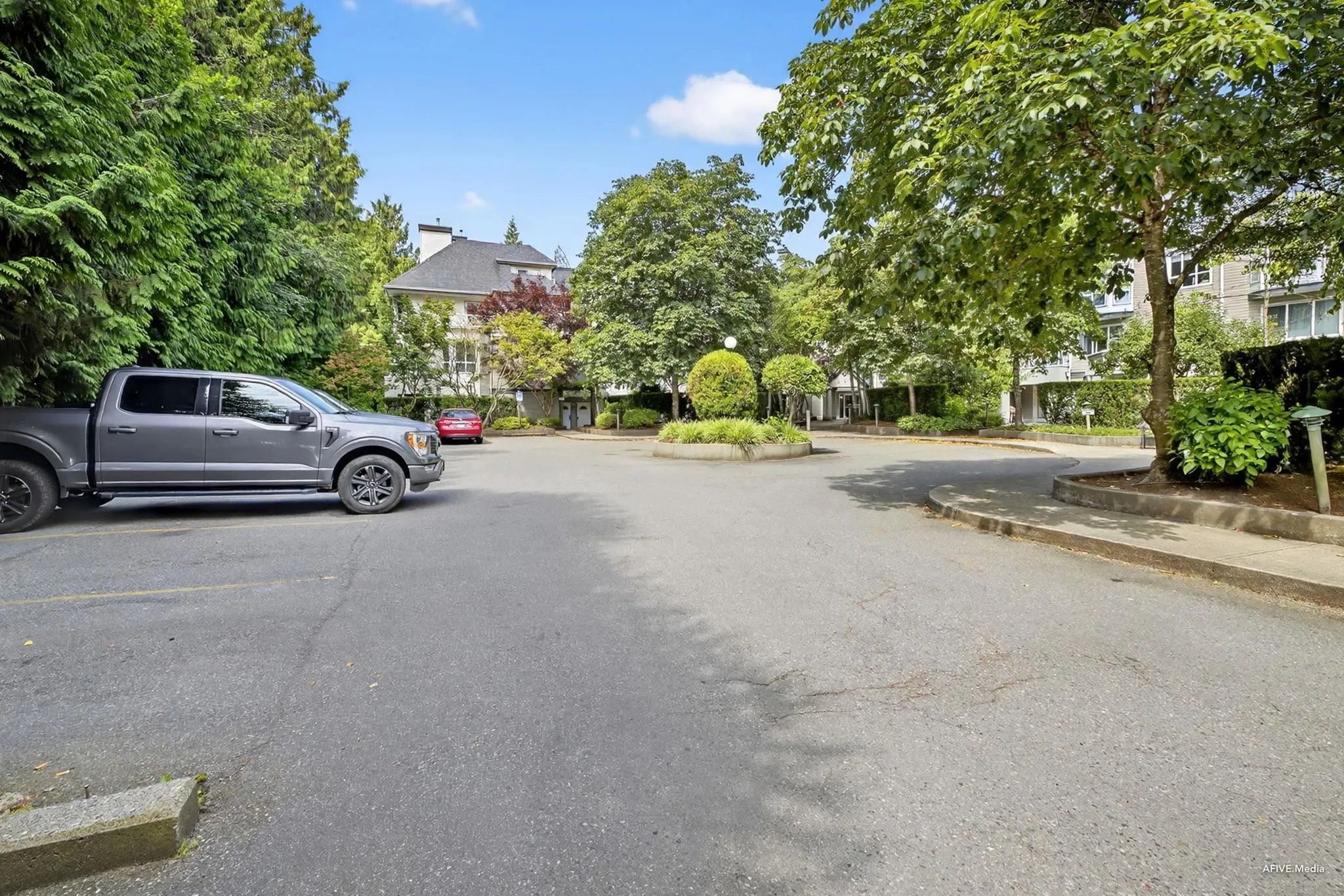 329 9979 140 Street