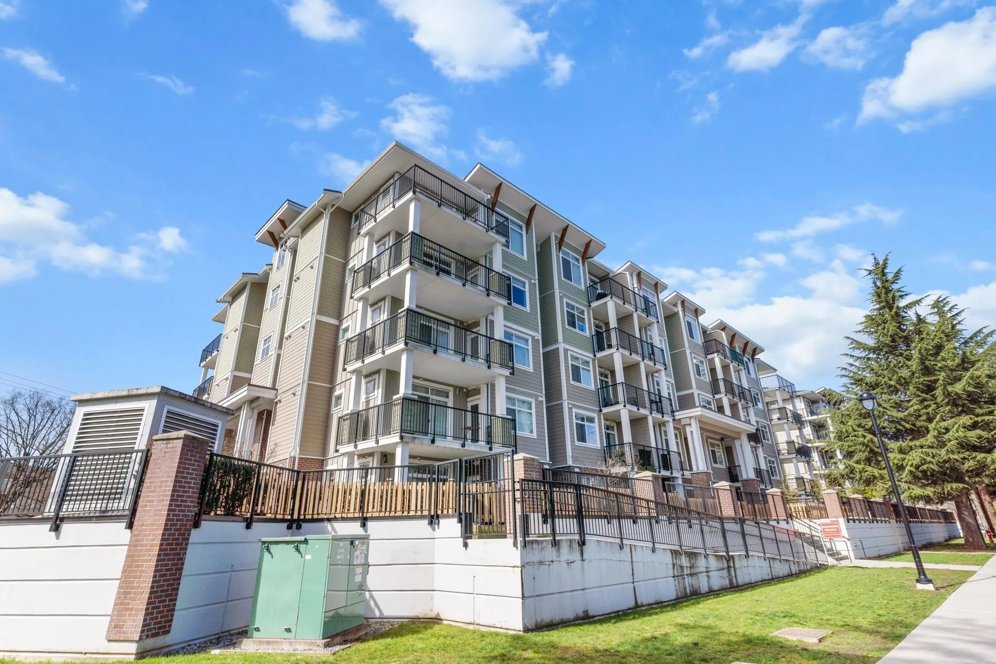 312 20696 Eastleigh Crescent