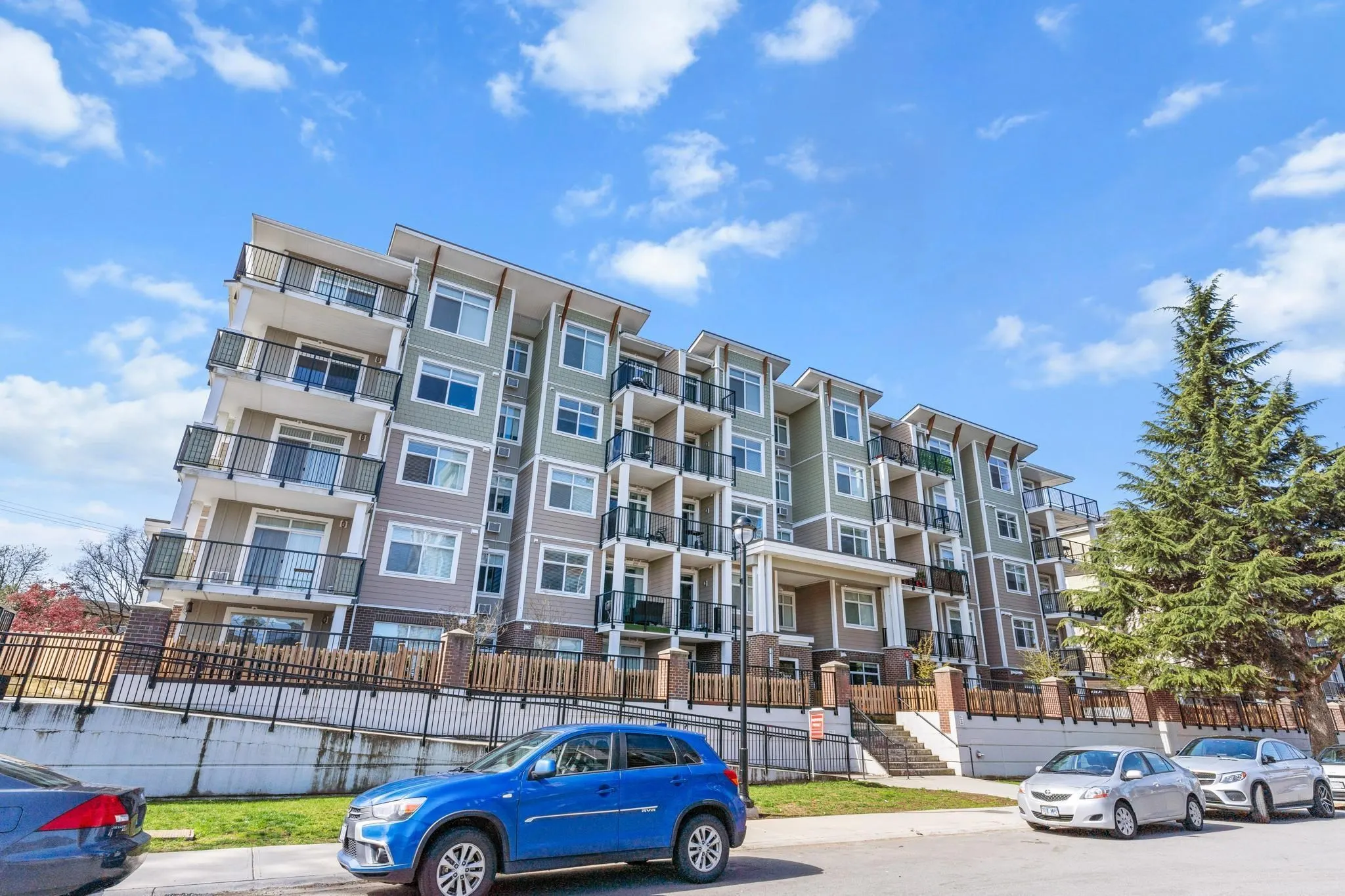 312 20696 Eastleigh Crescent