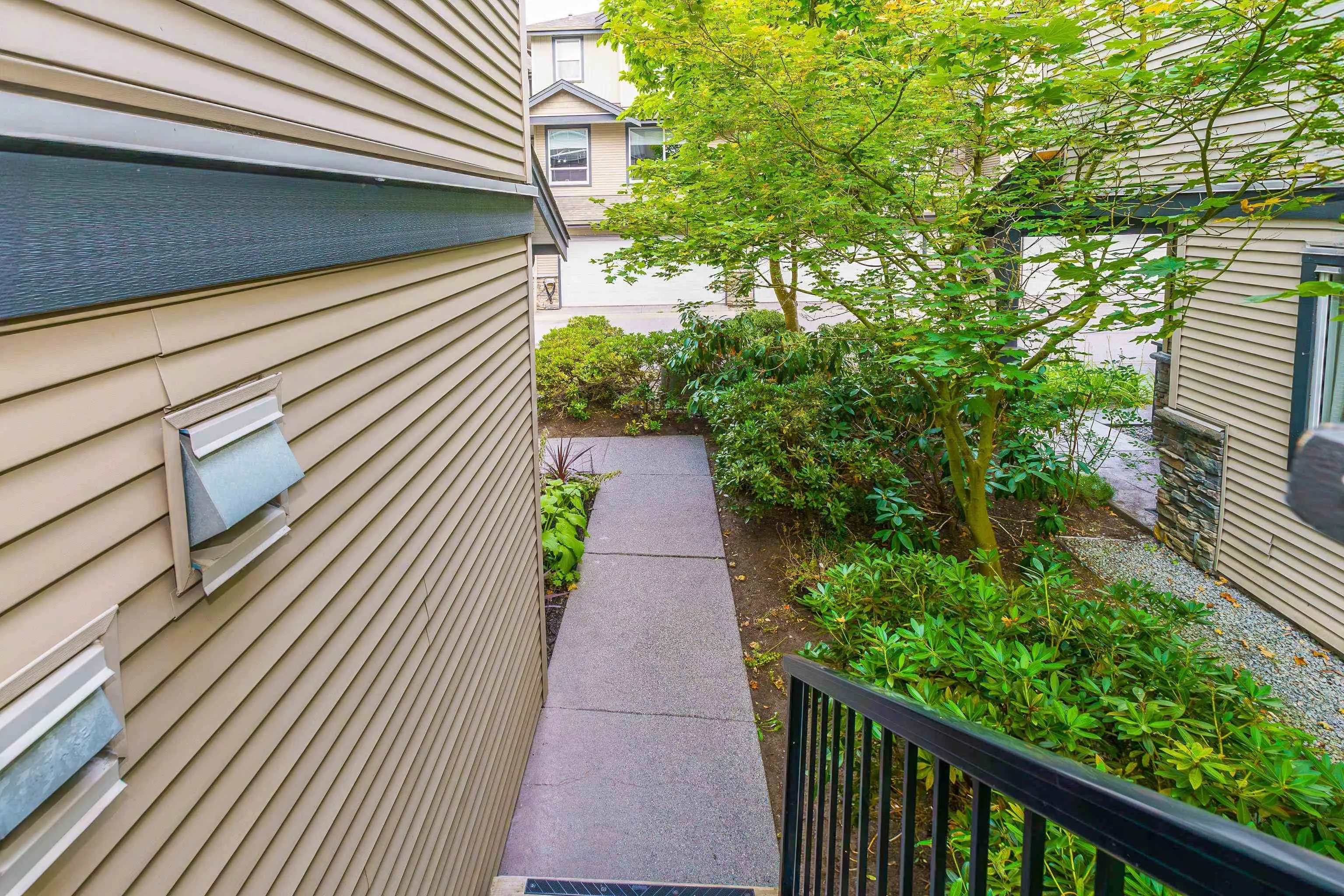 24 3127 Skeena Street