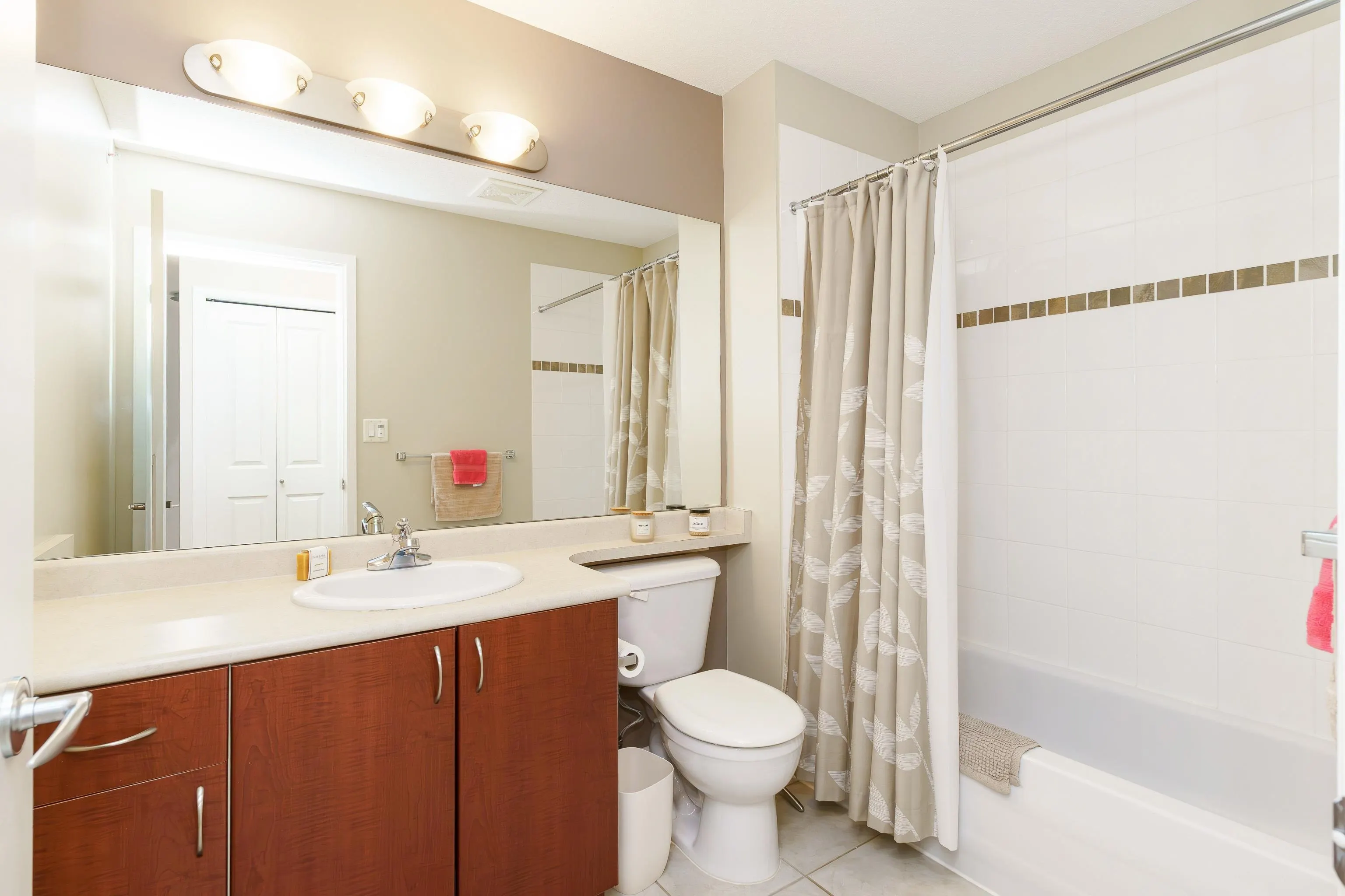 24 3127 Skeena Street