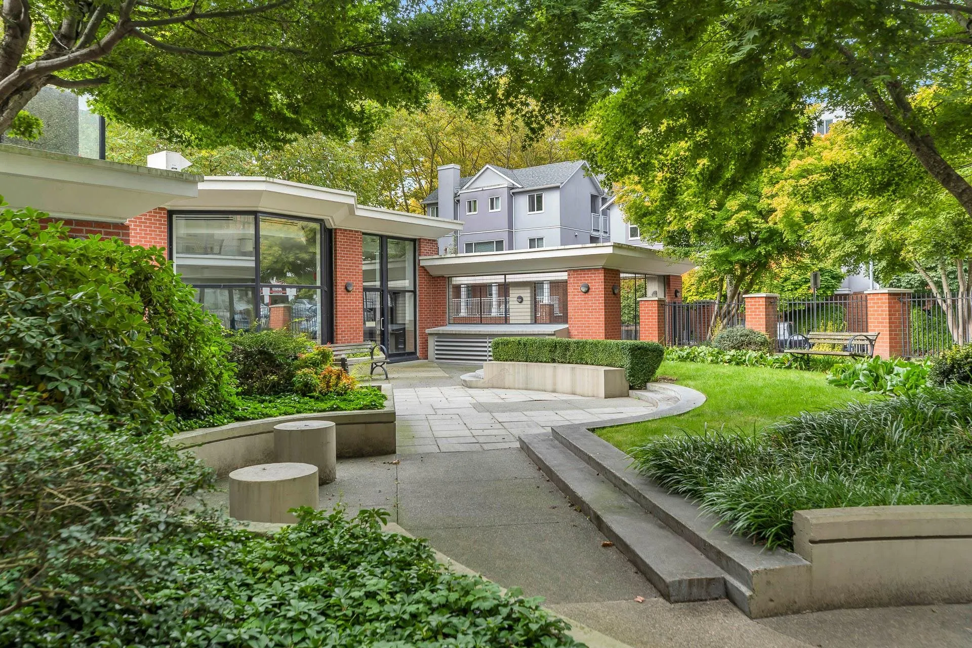 606 610 Victoria Street