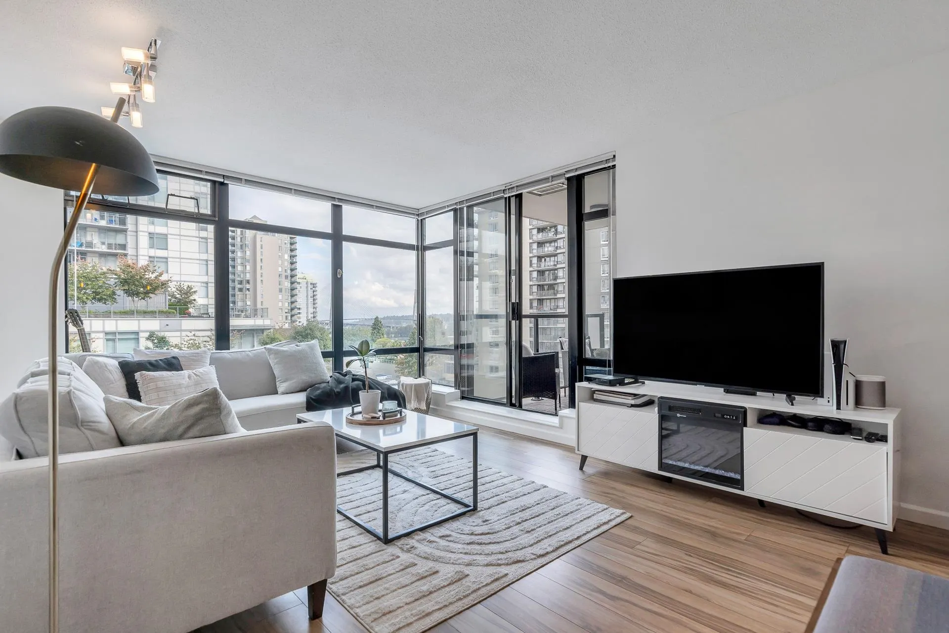 606 610 Victoria Street