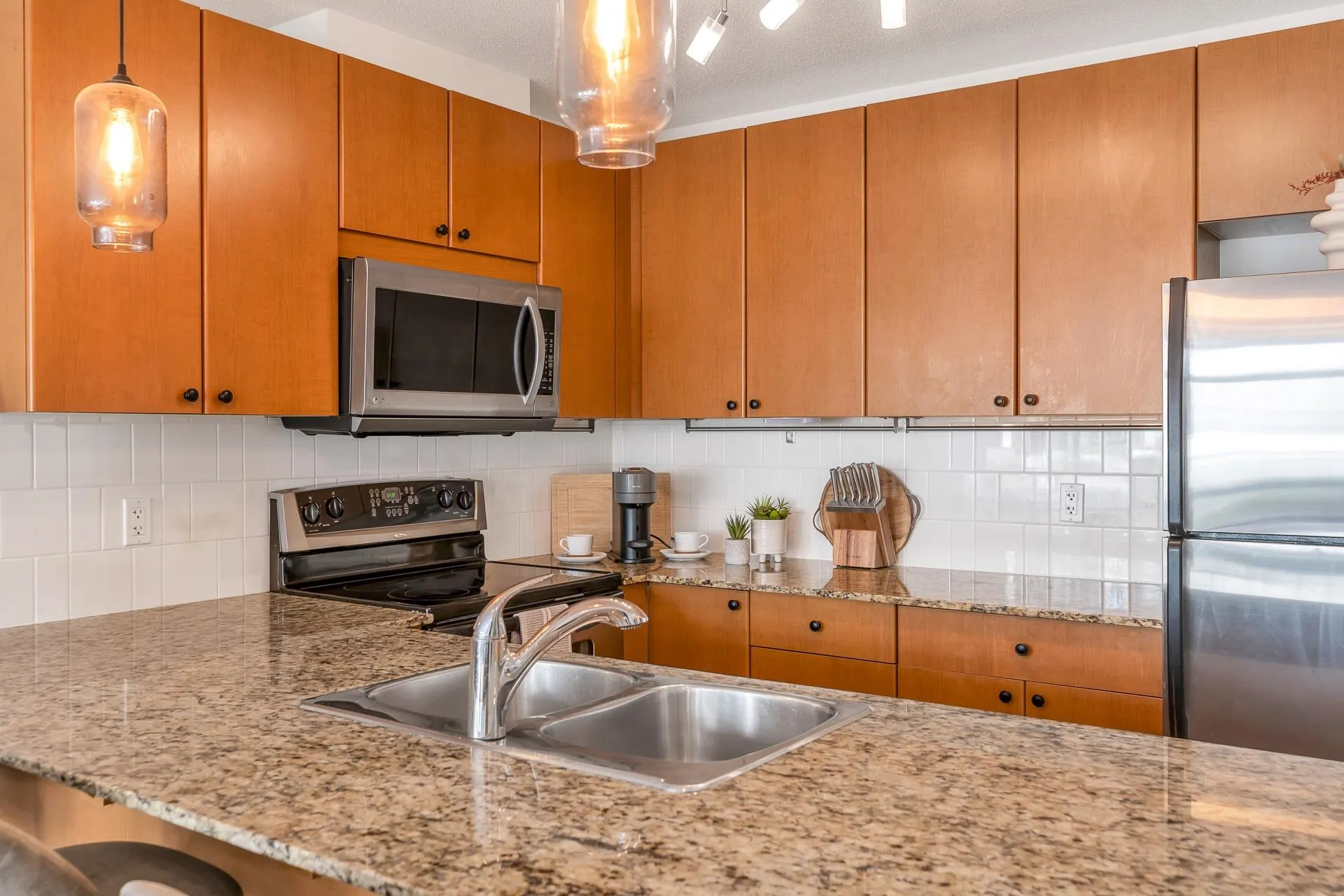 606 610 Victoria Street