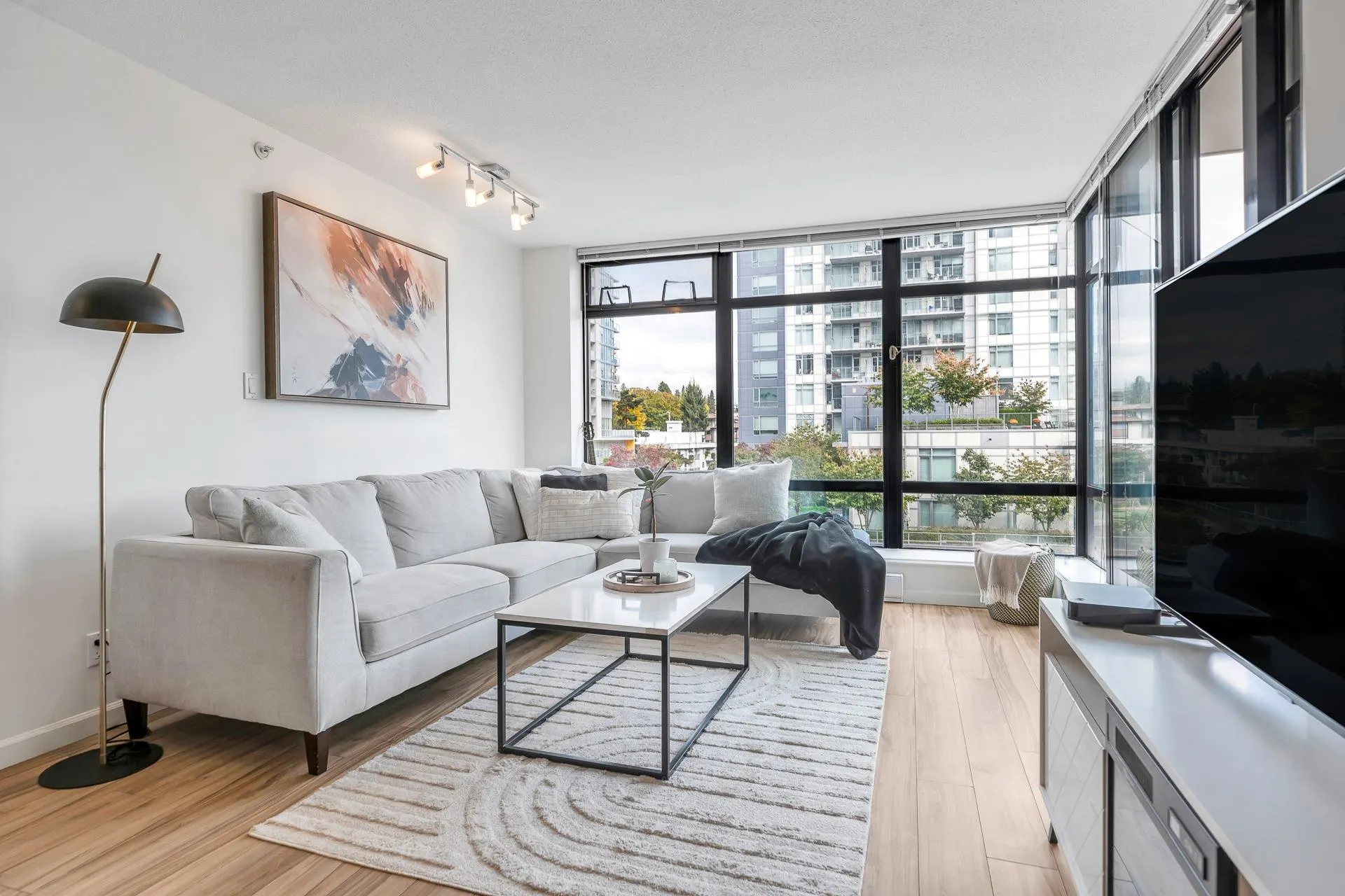 606 610 Victoria Street