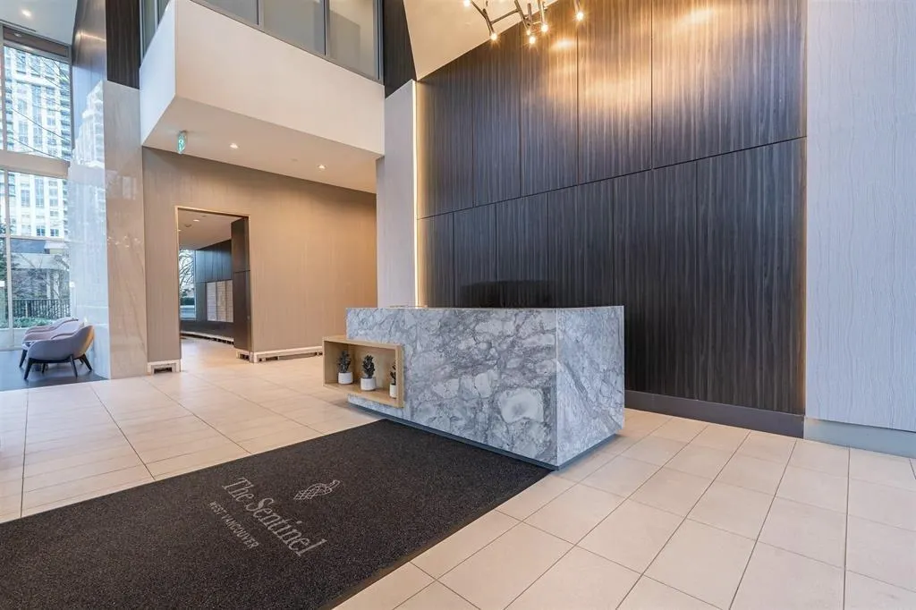 2207 200 Klahanie Court