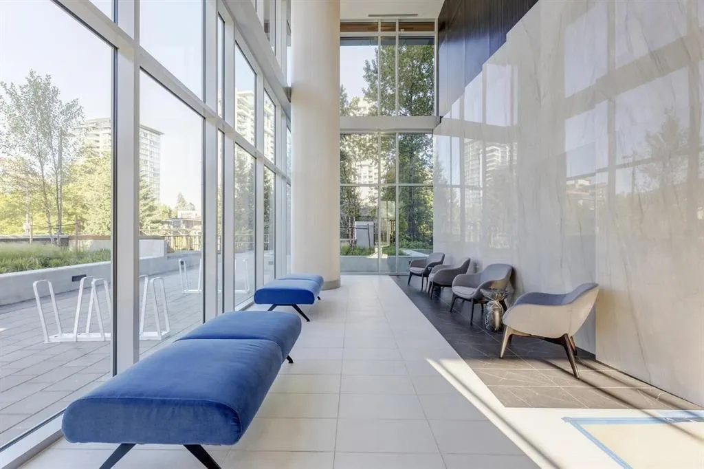 2207 200 Klahanie Court