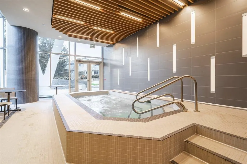2207 200 Klahanie Court