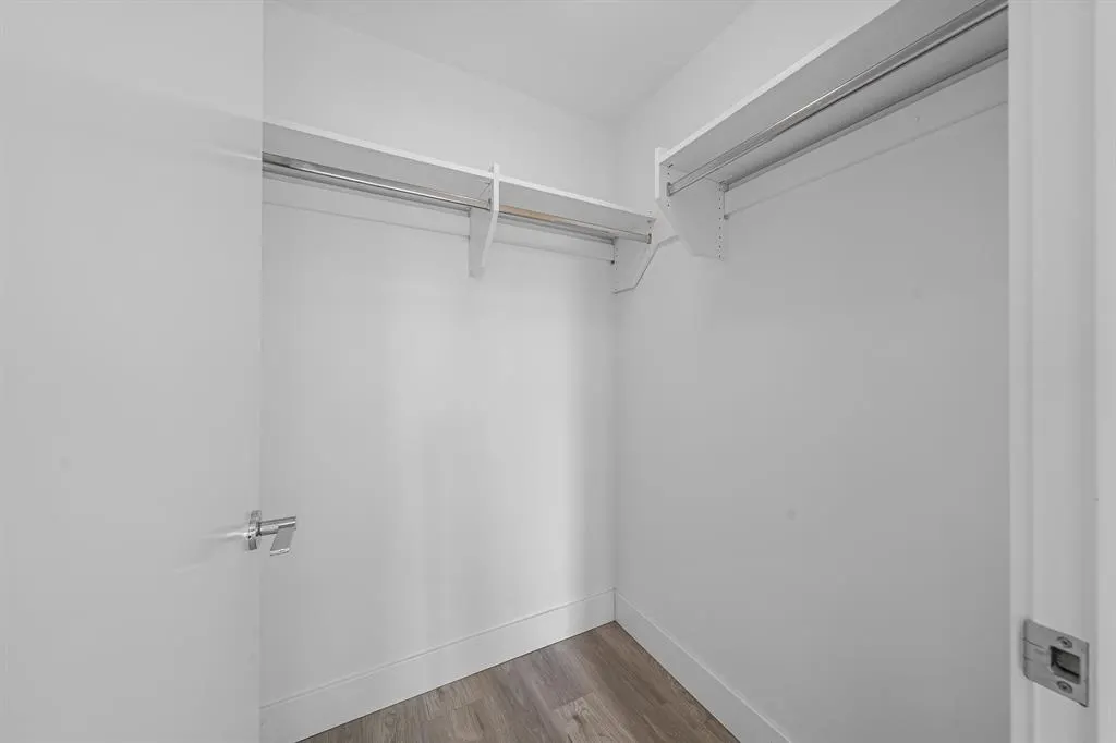 1801 7303 Noble Lane