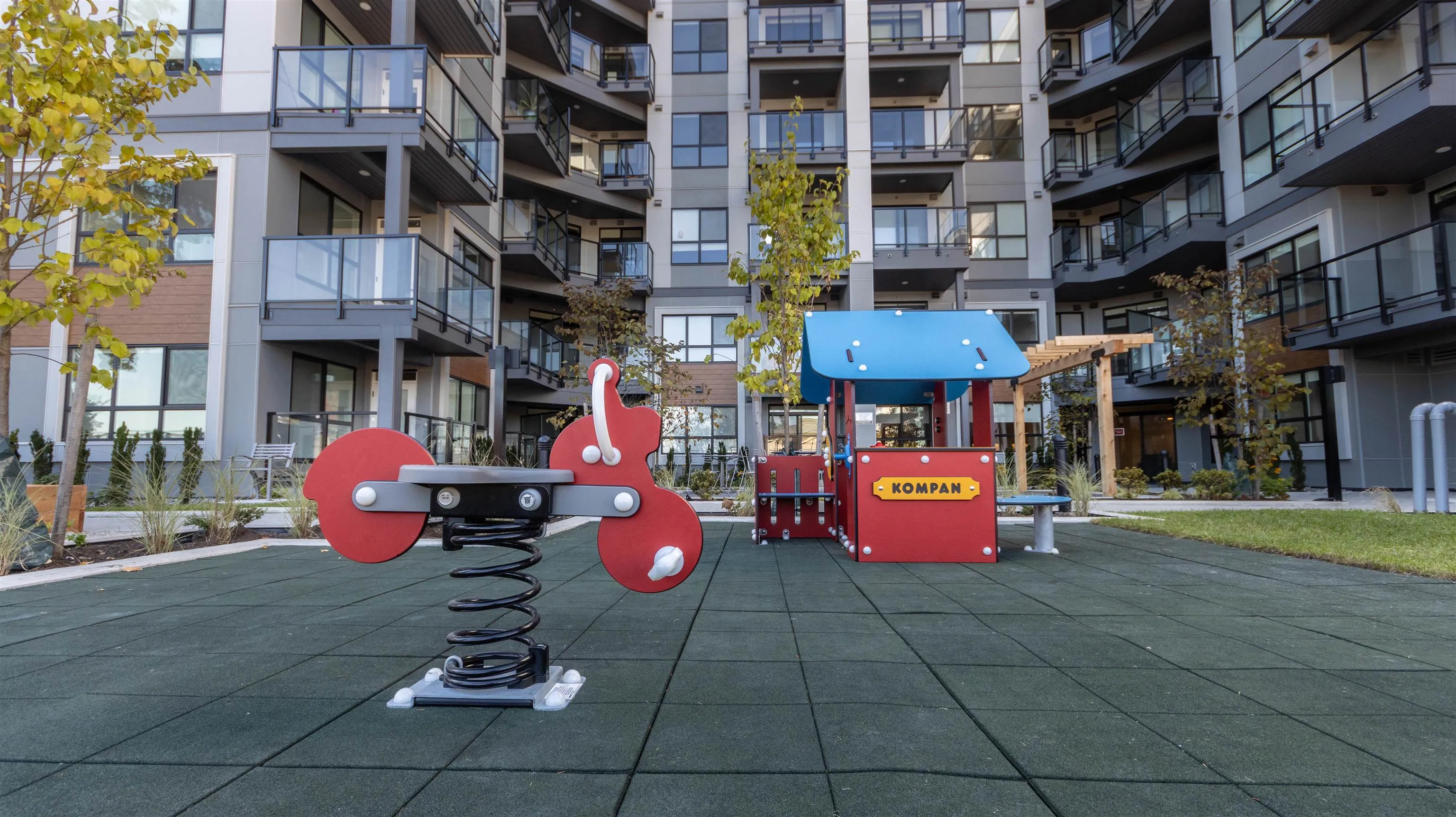 212 13458 95 Avenue