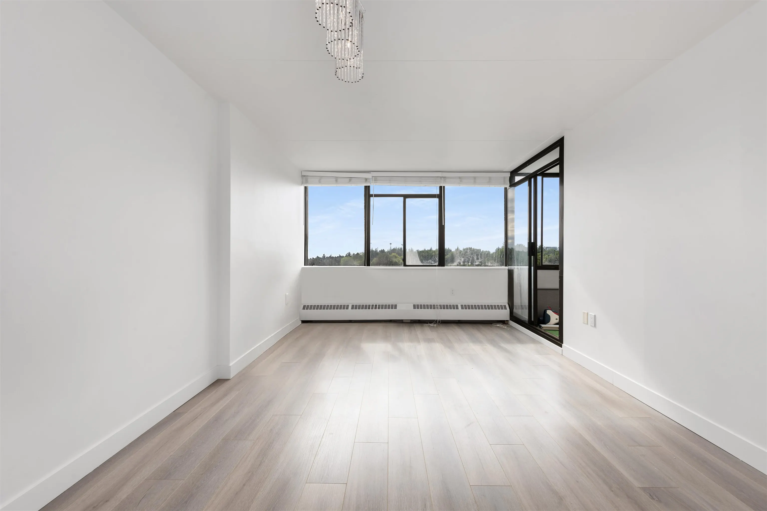 808 6651 Minoru Boulevard