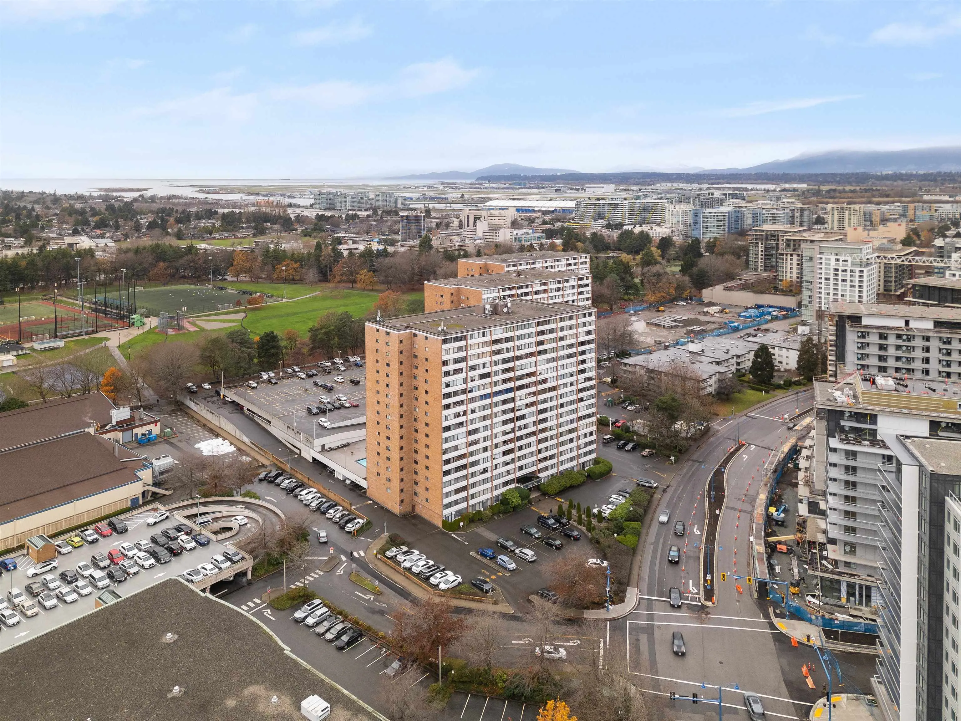 808 6651 Minoru Boulevard