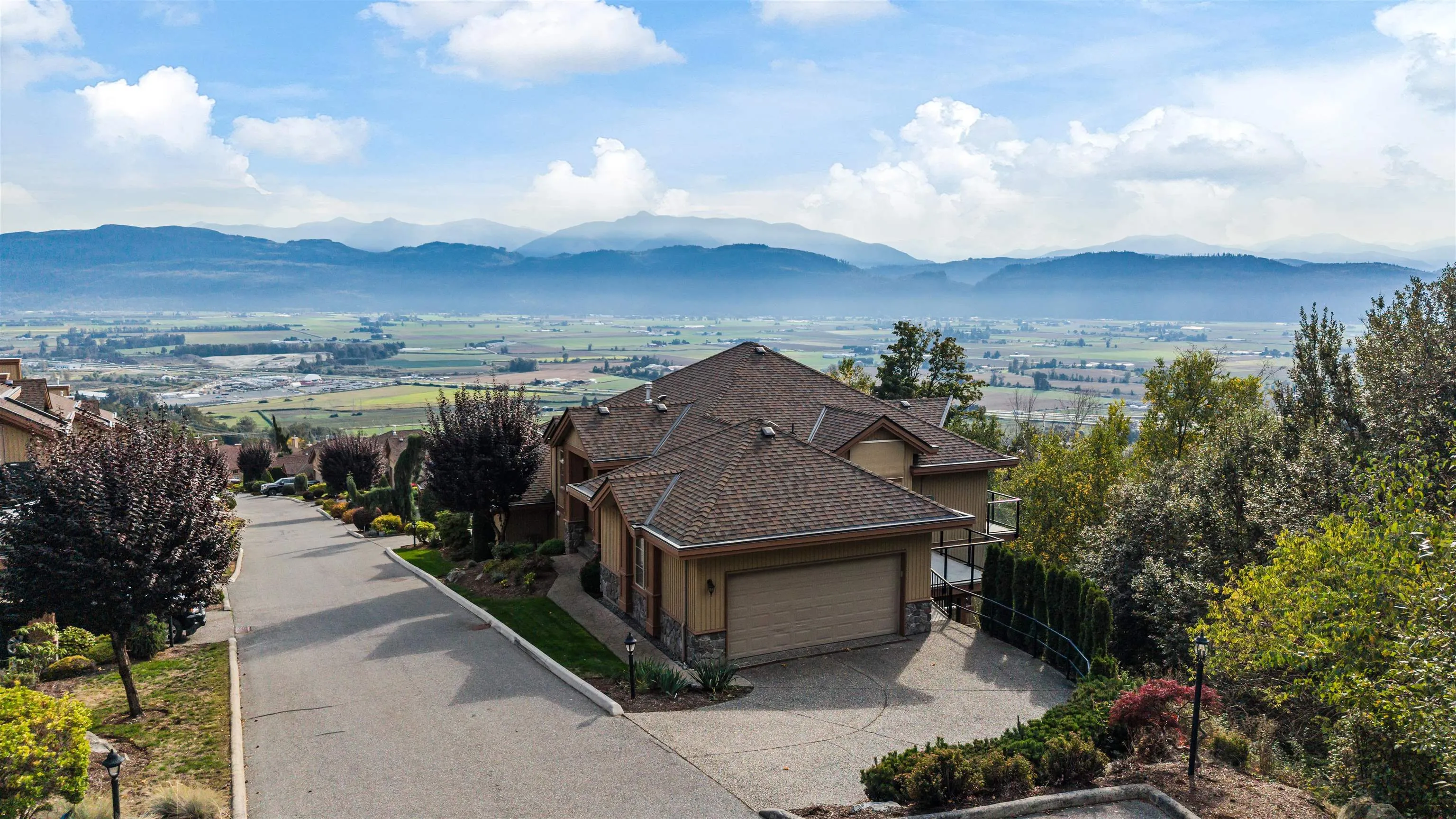 35 35931 Empress Drive