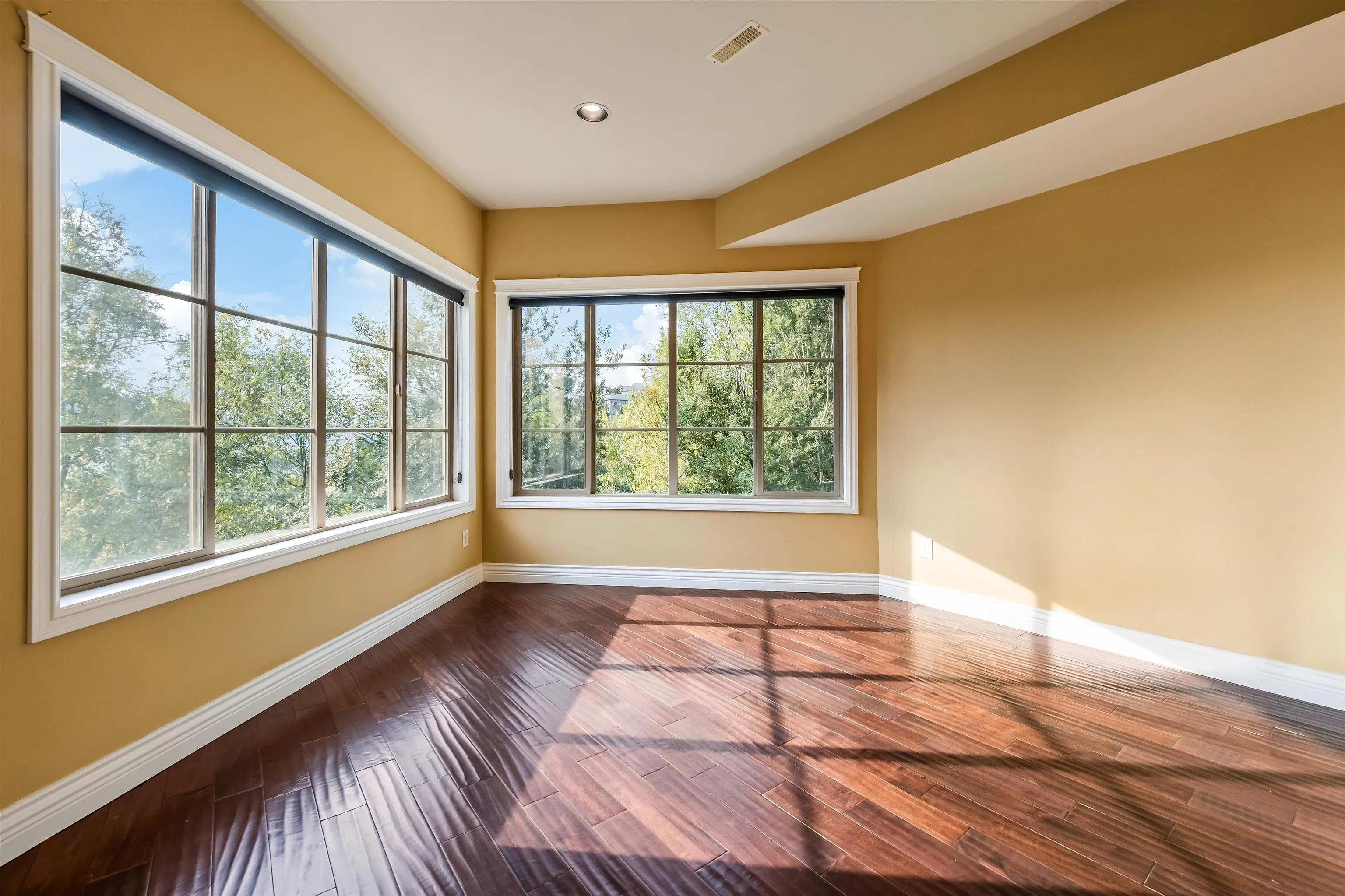 35 35931 Empress Drive