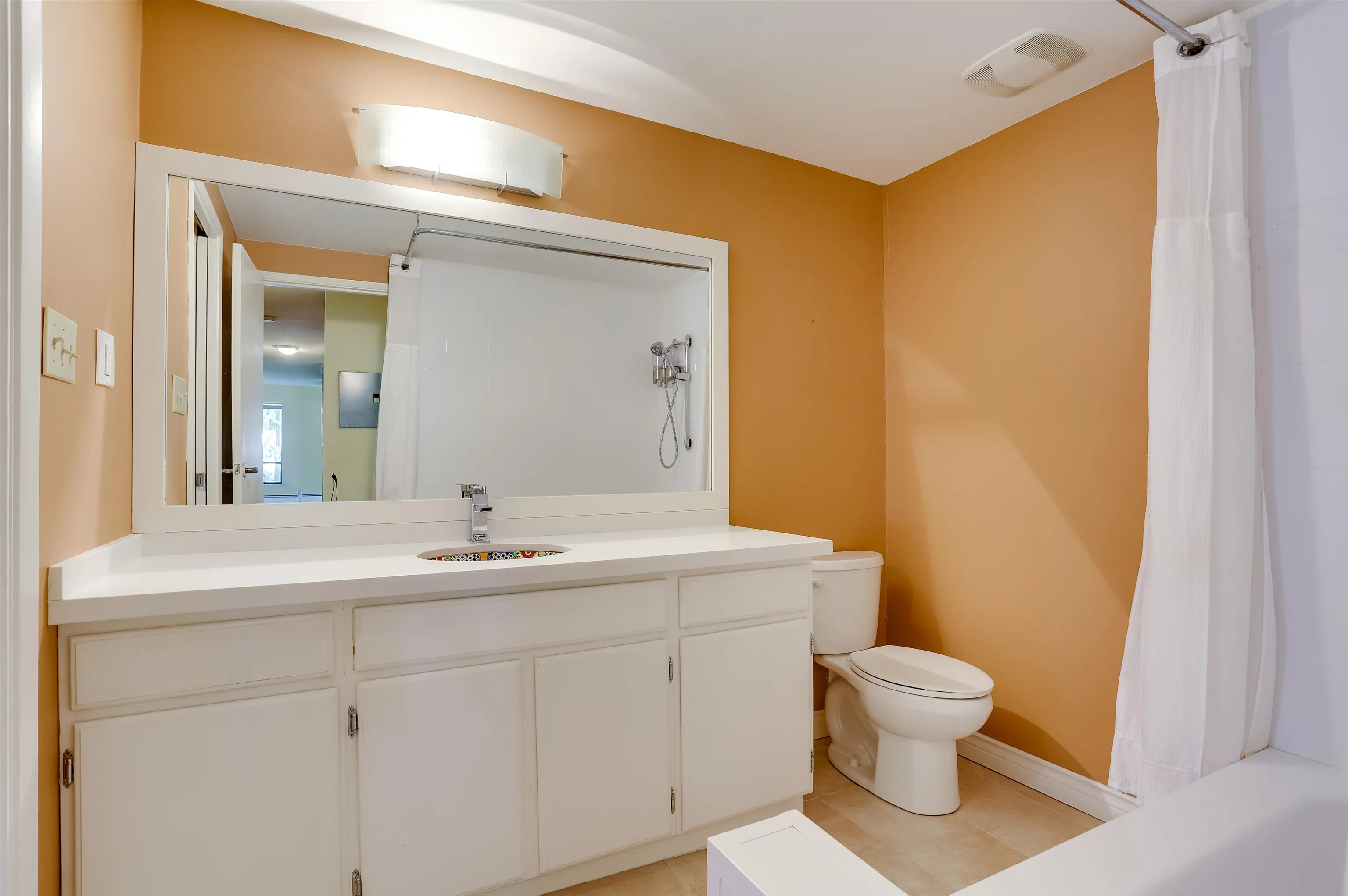 201 1389 Winter Street