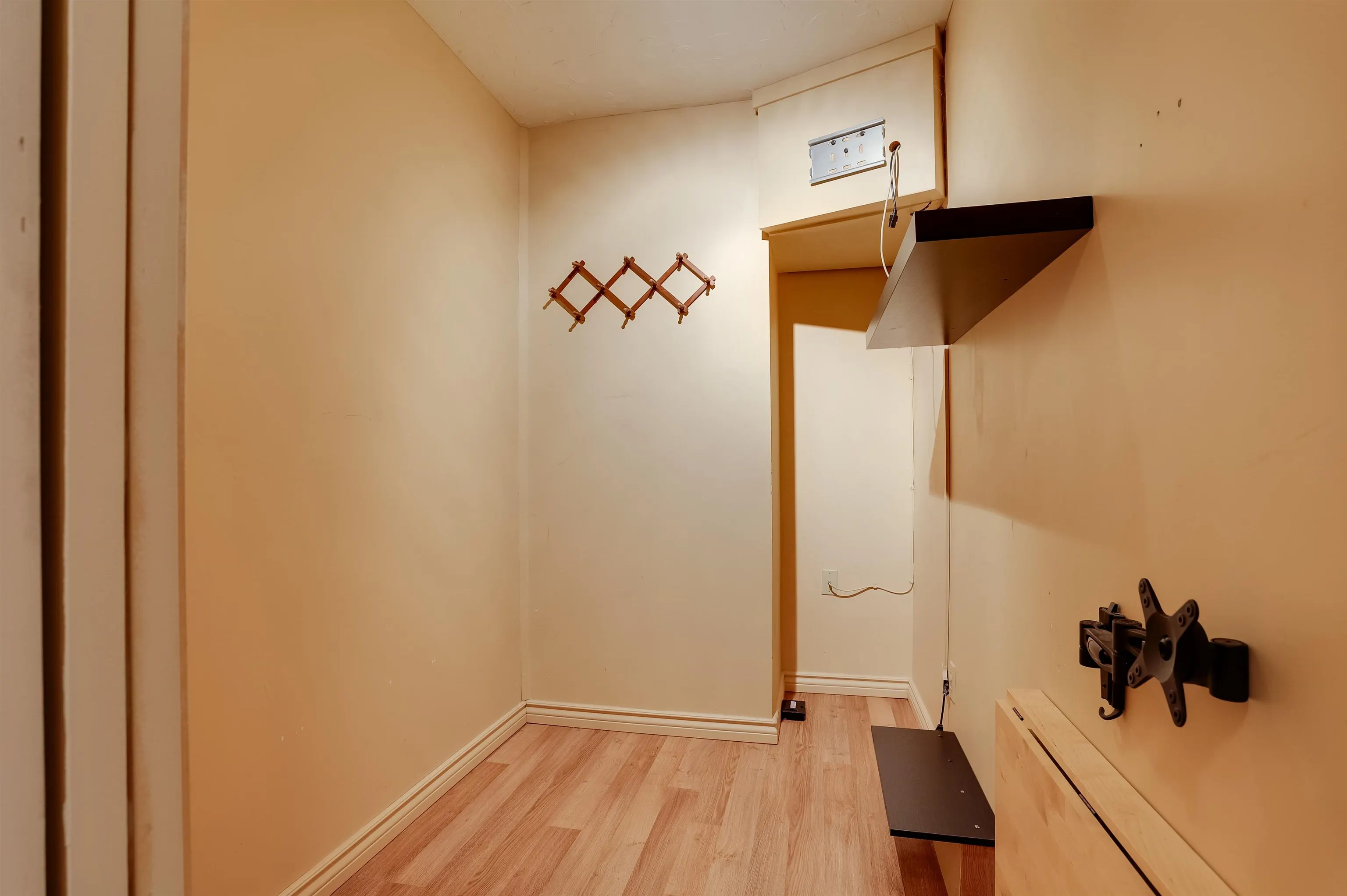 201 1389 Winter Street