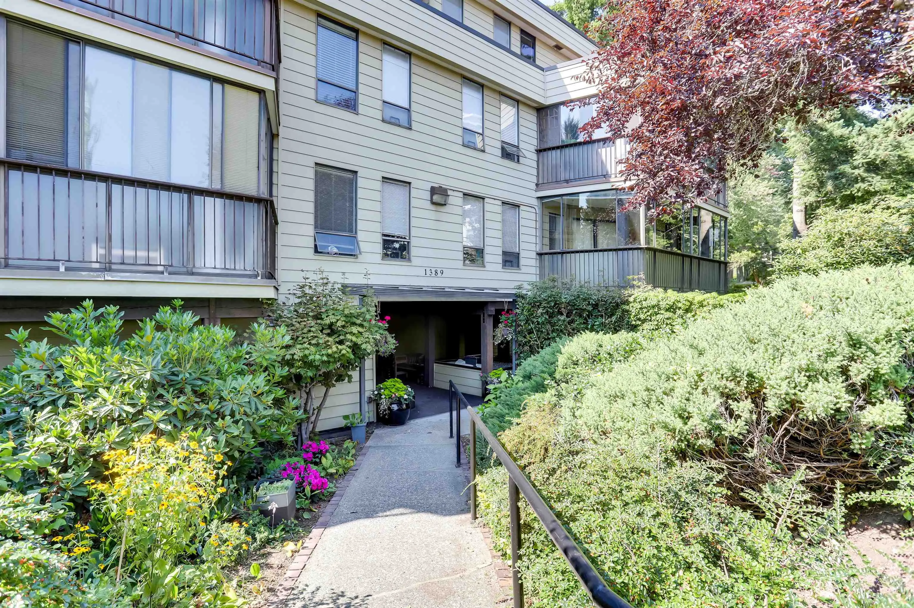 201 1389 Winter Street