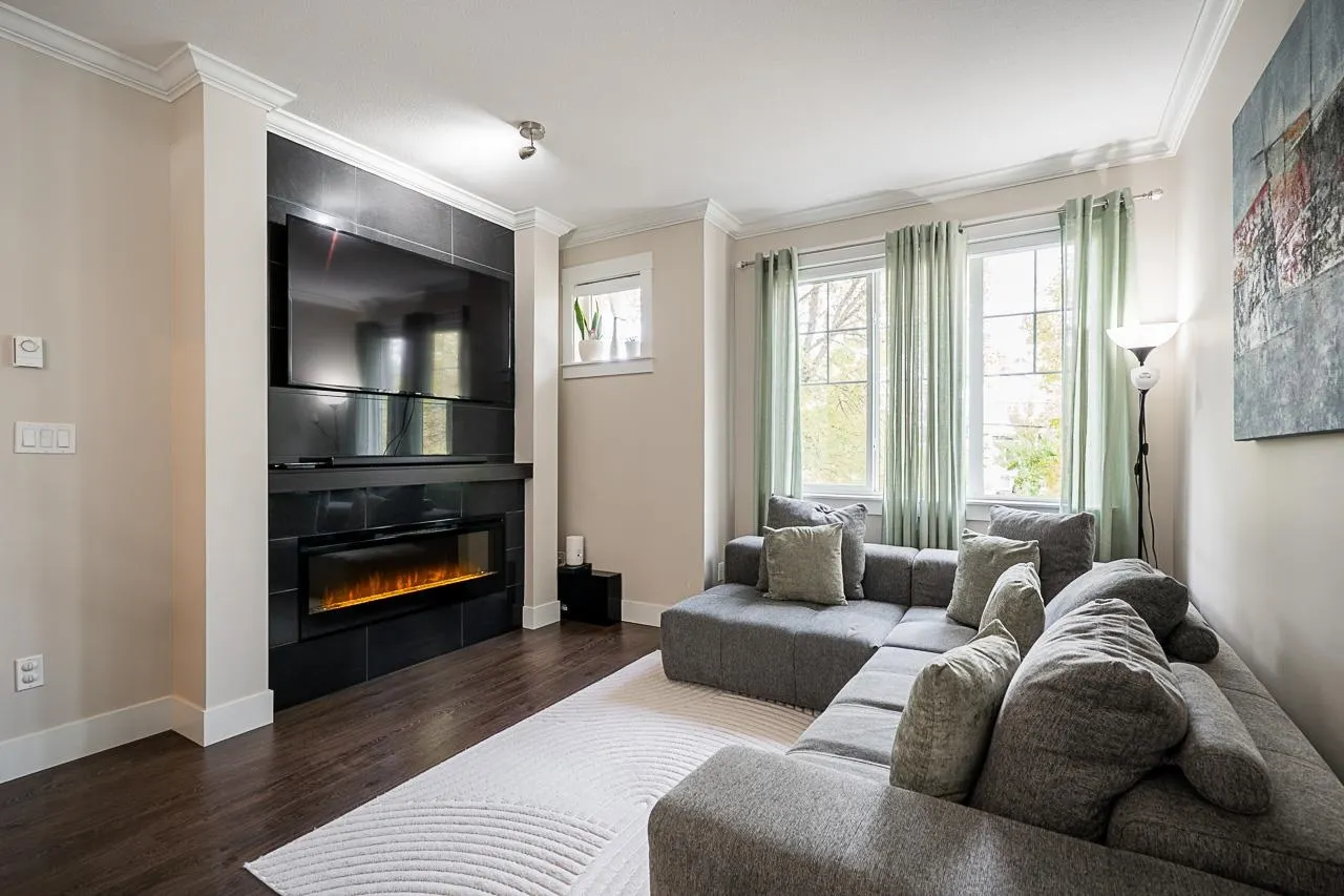 22 10151 240th Street