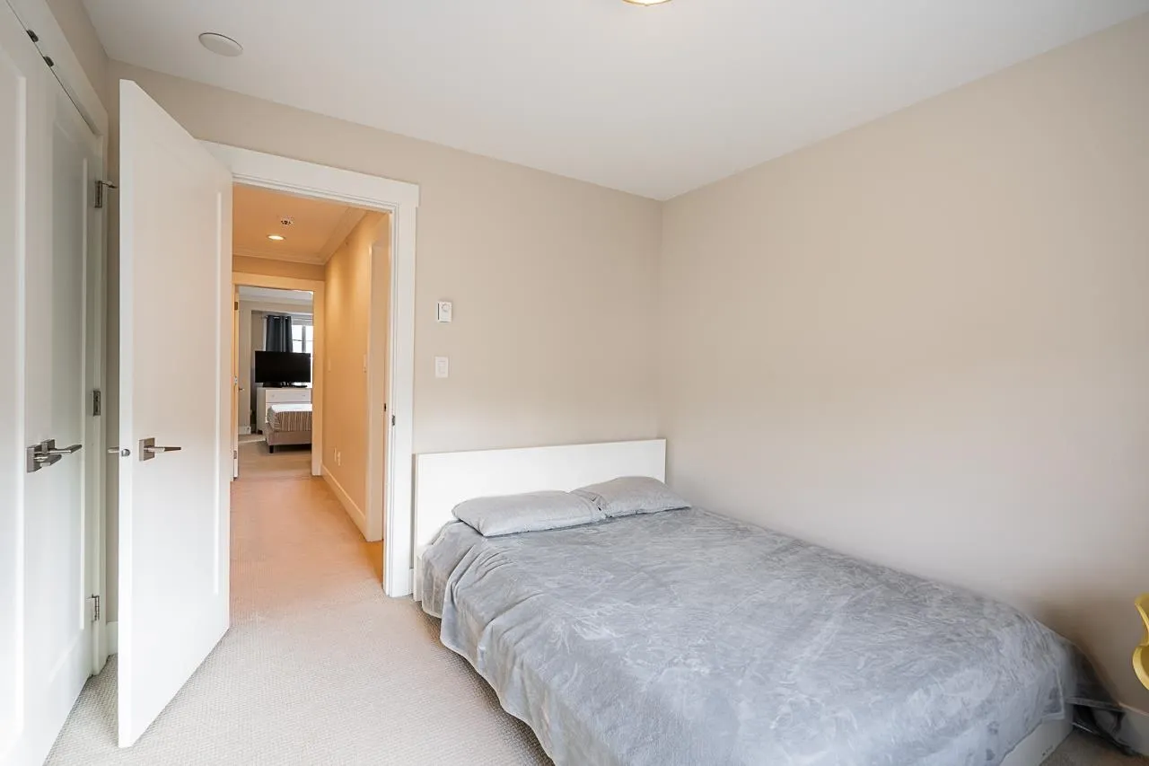 22 10151 240th Street