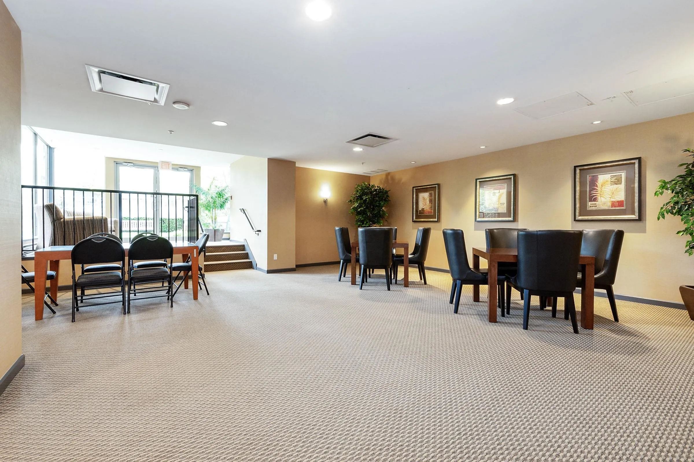 1303 295 Guildford Way