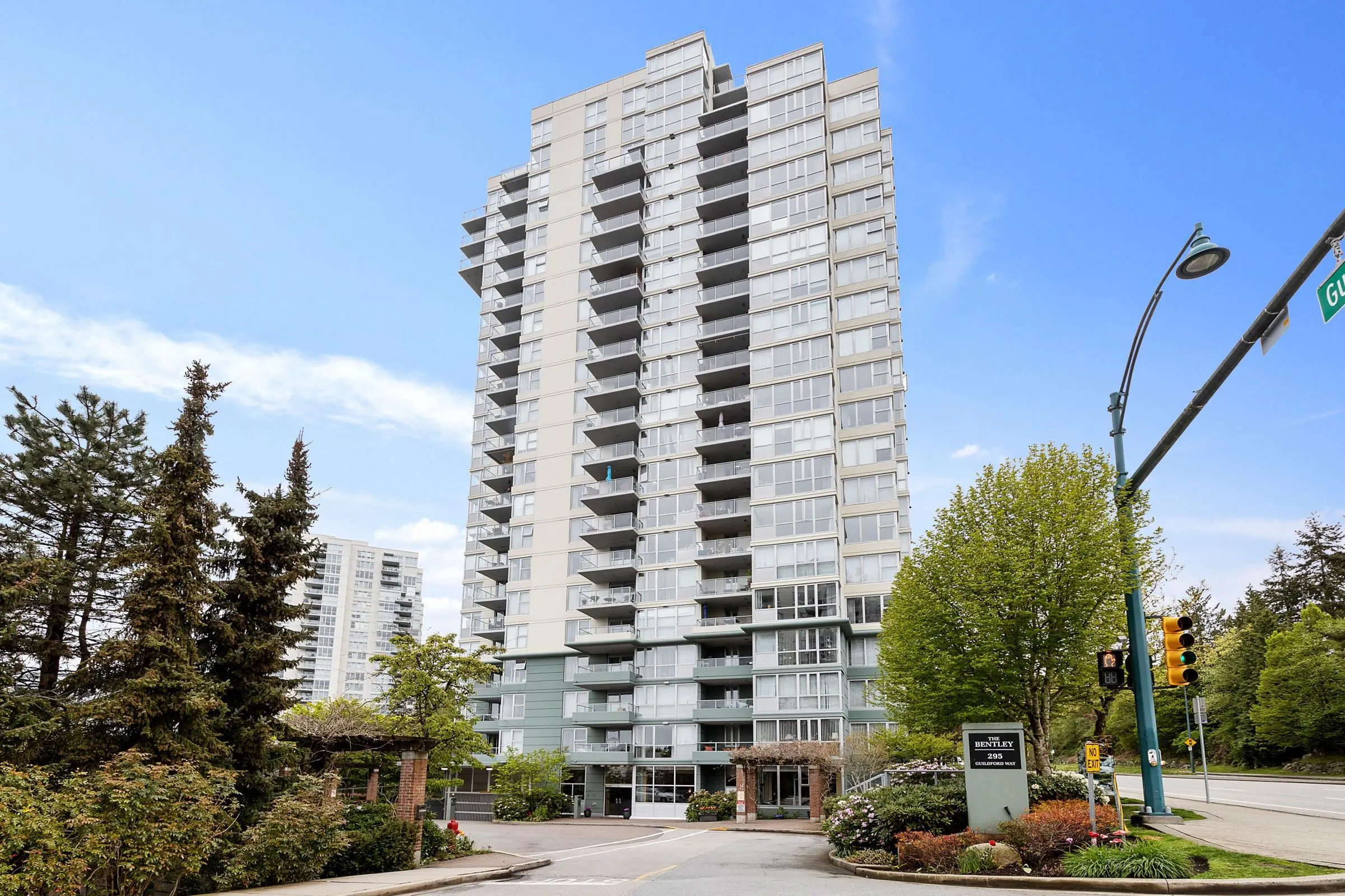 1303 295 Guildford Way