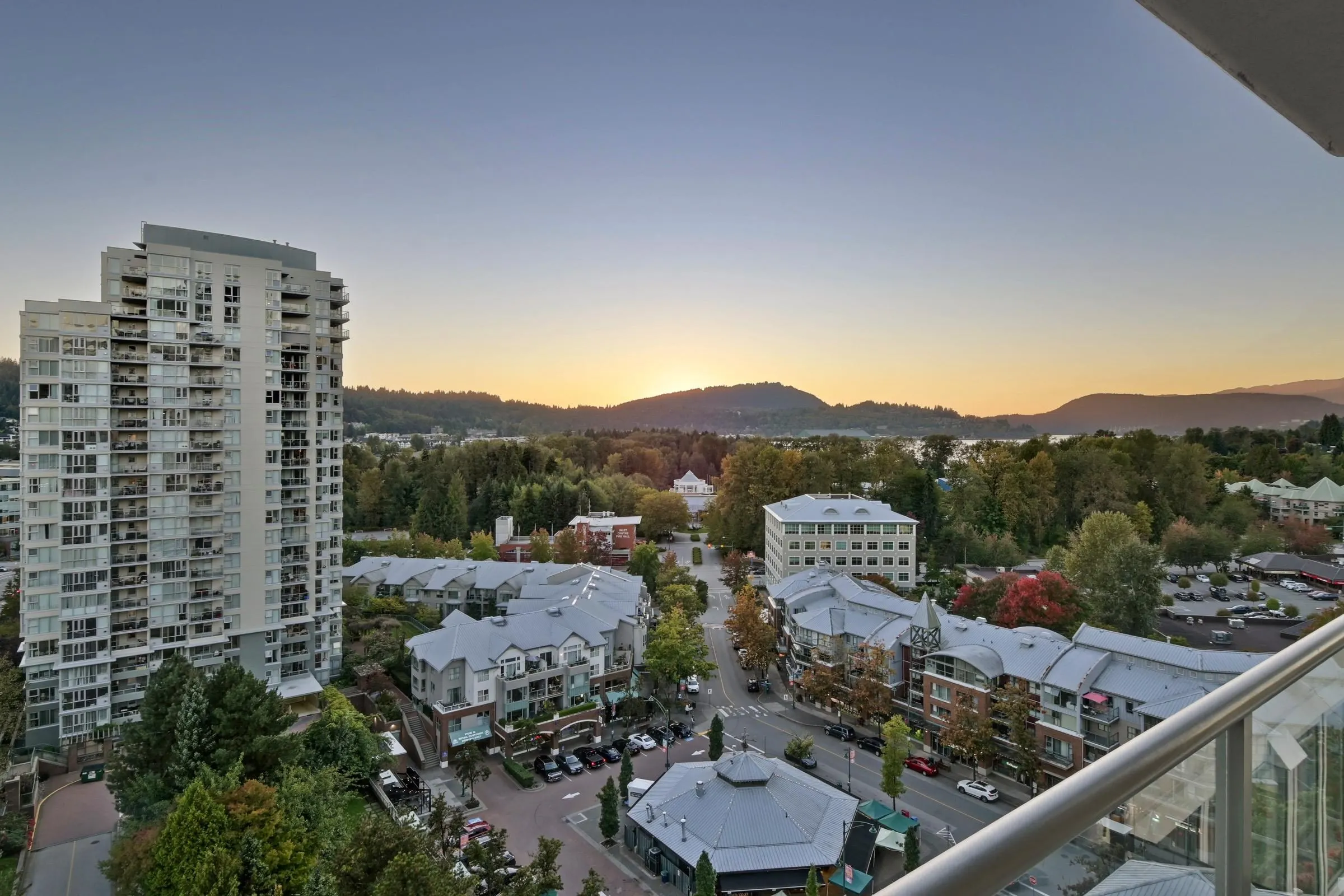 1303 295 Guildford Way