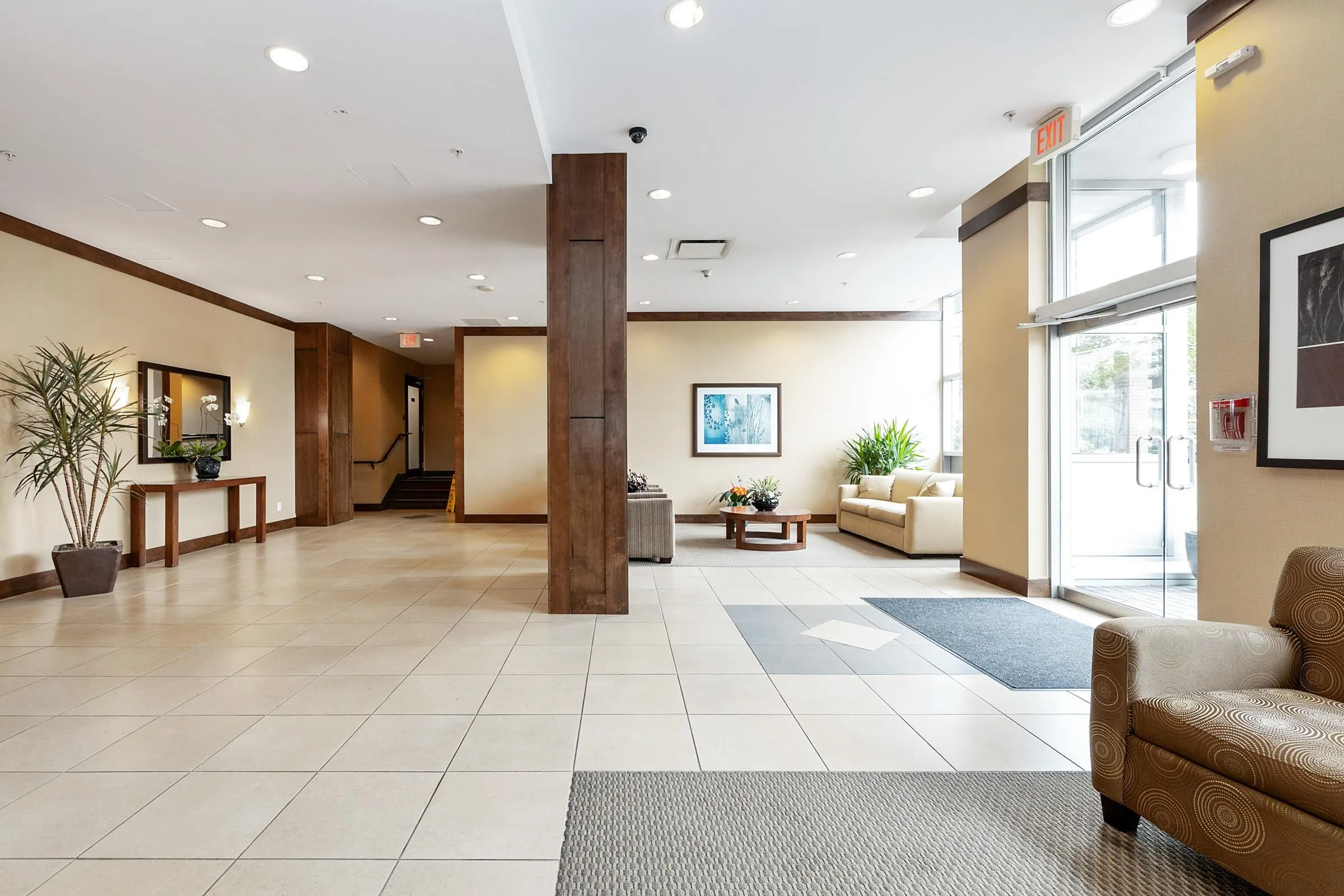 1303 295 Guildford Way