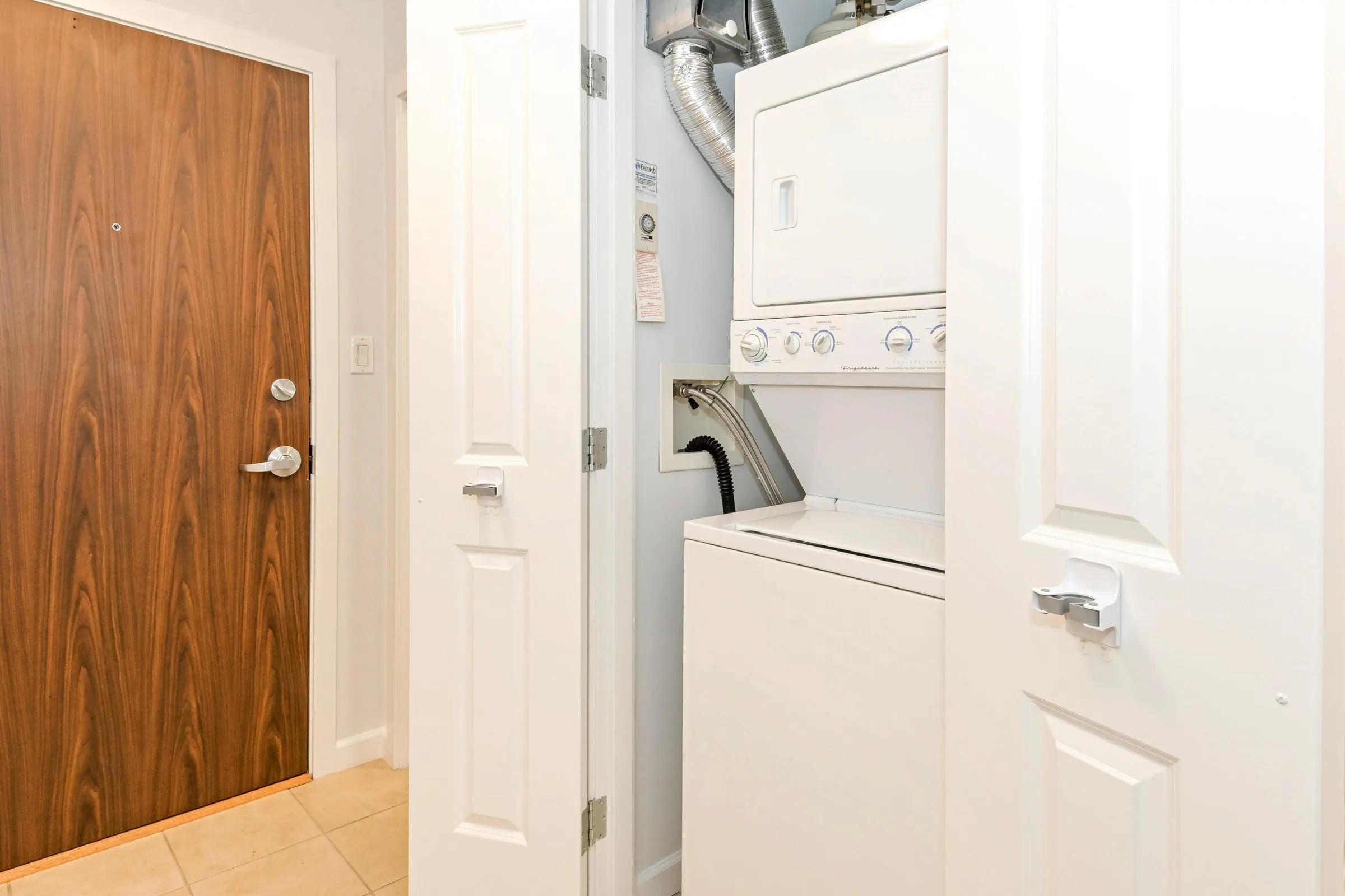 1303 295 Guildford Way