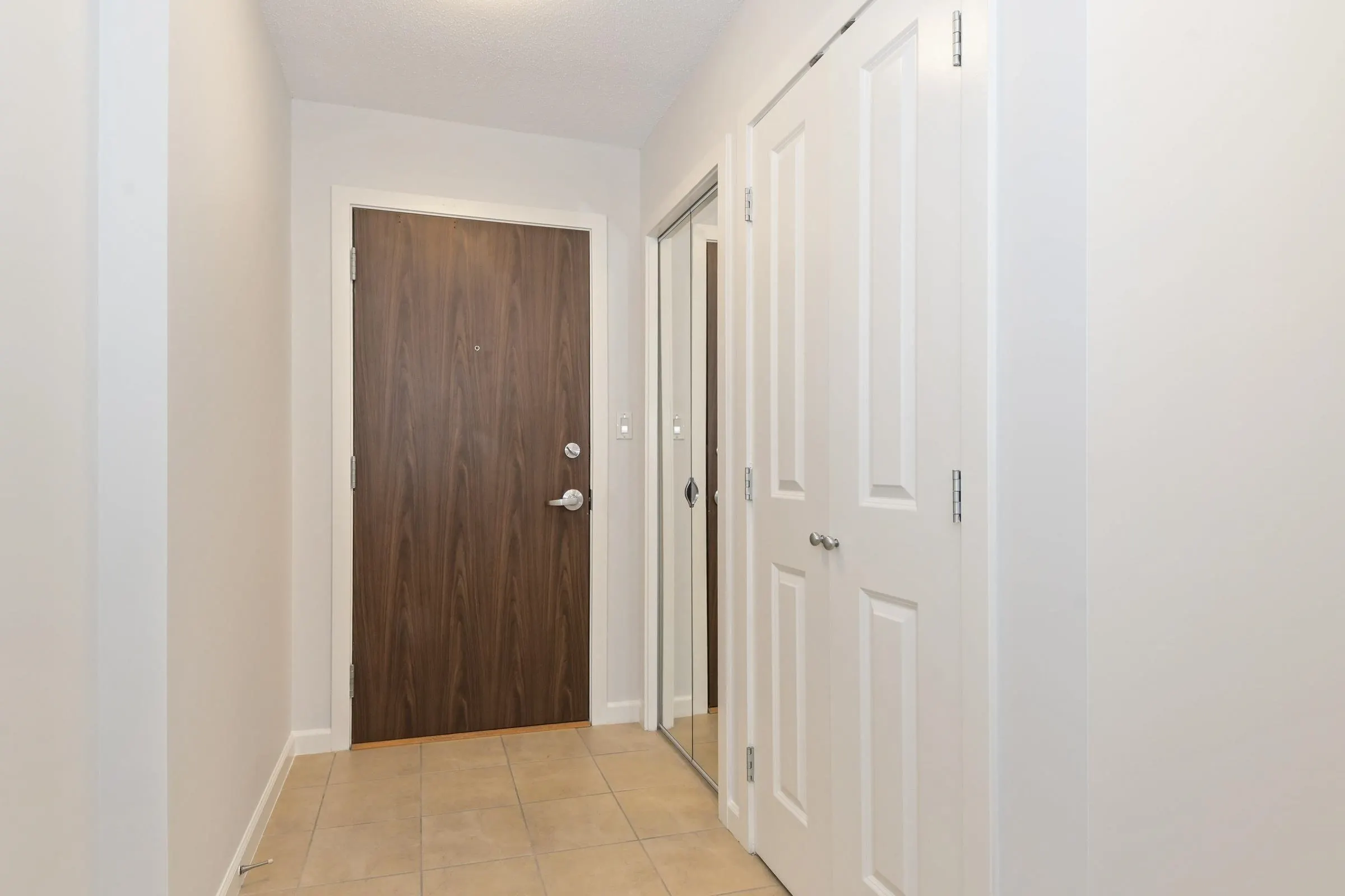 1303 295 Guildford Way