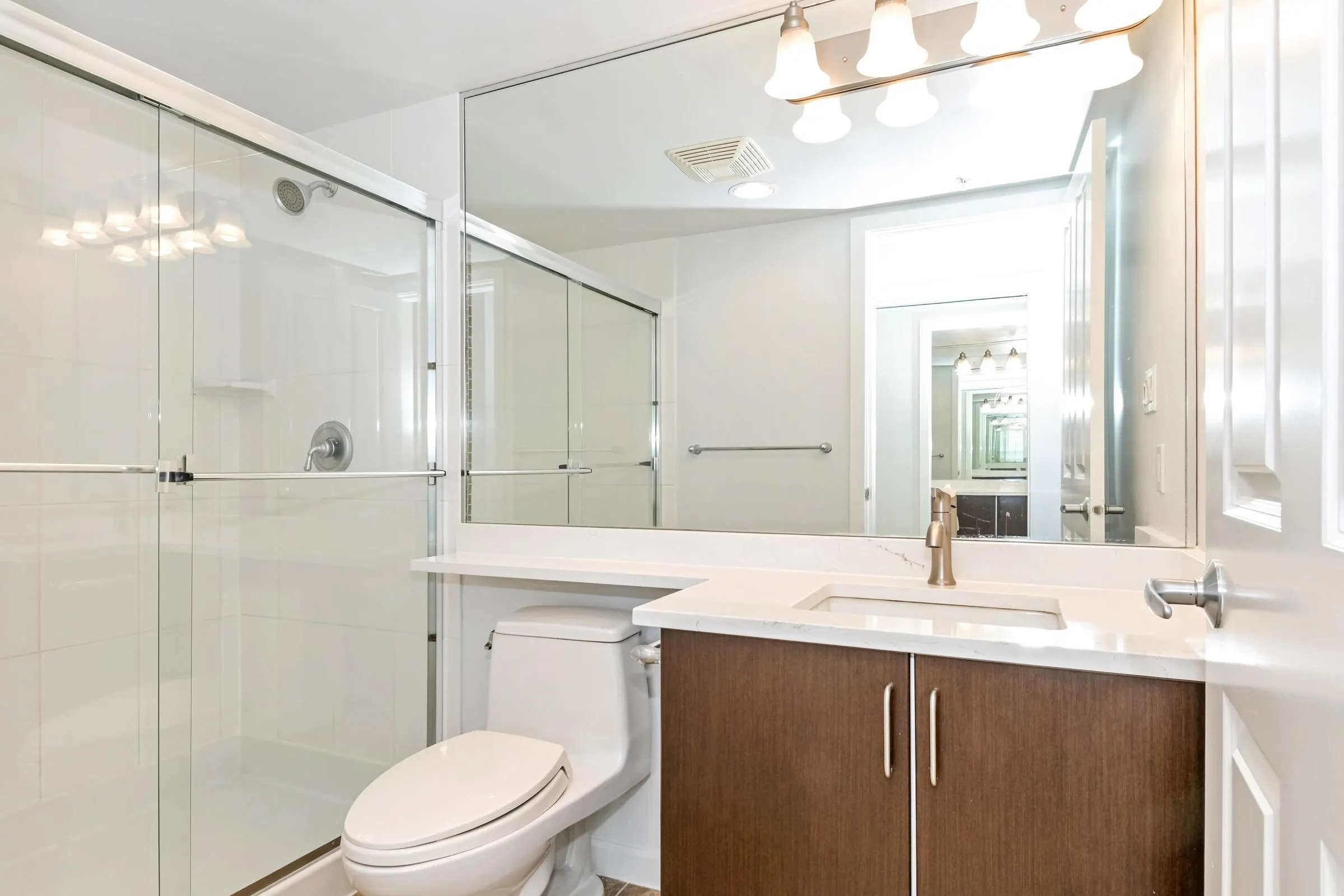 1303 295 Guildford Way