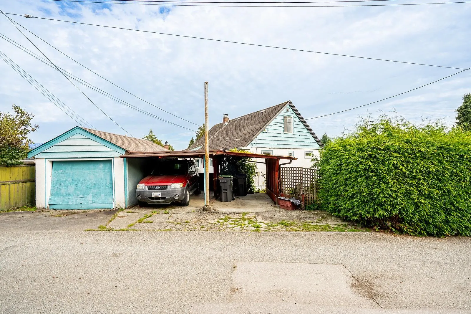 319 Churchill Avenue