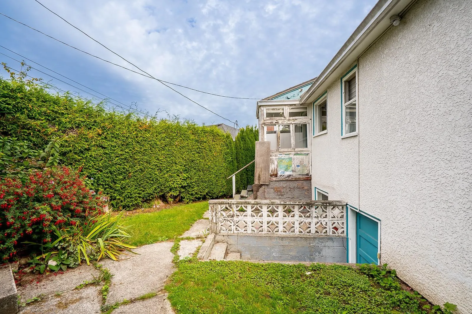 319 Churchill Avenue