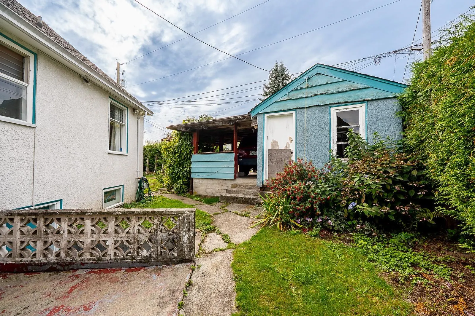 319 Churchill Avenue