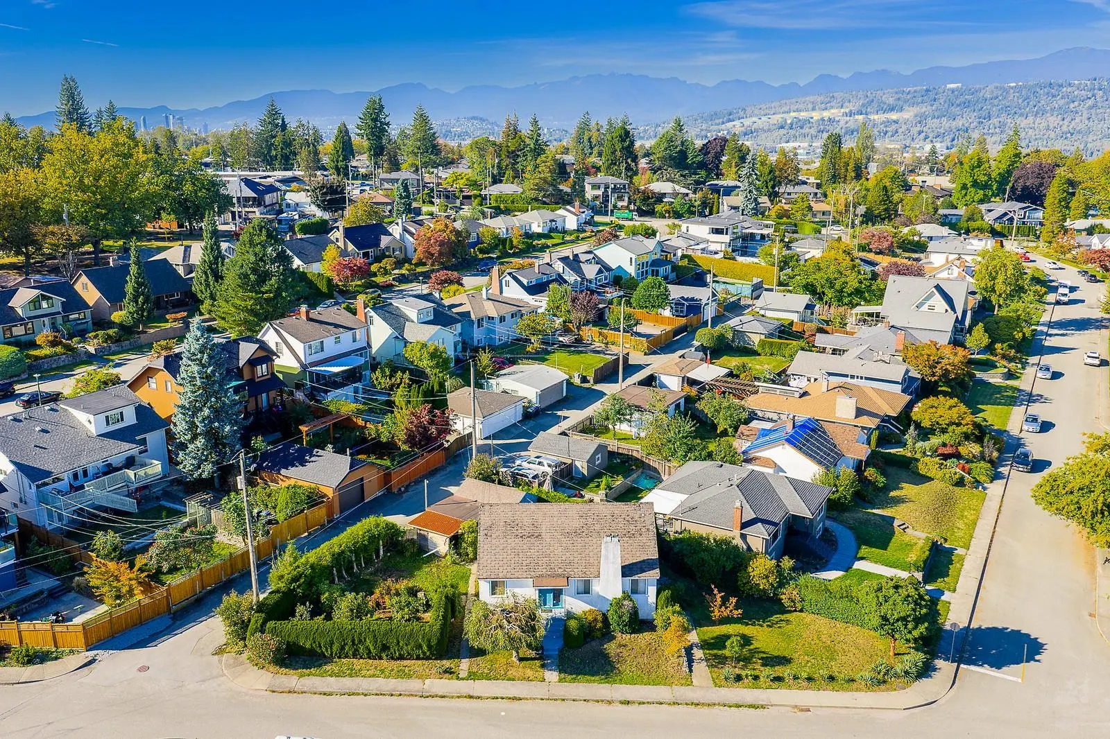 319 Churchill Avenue