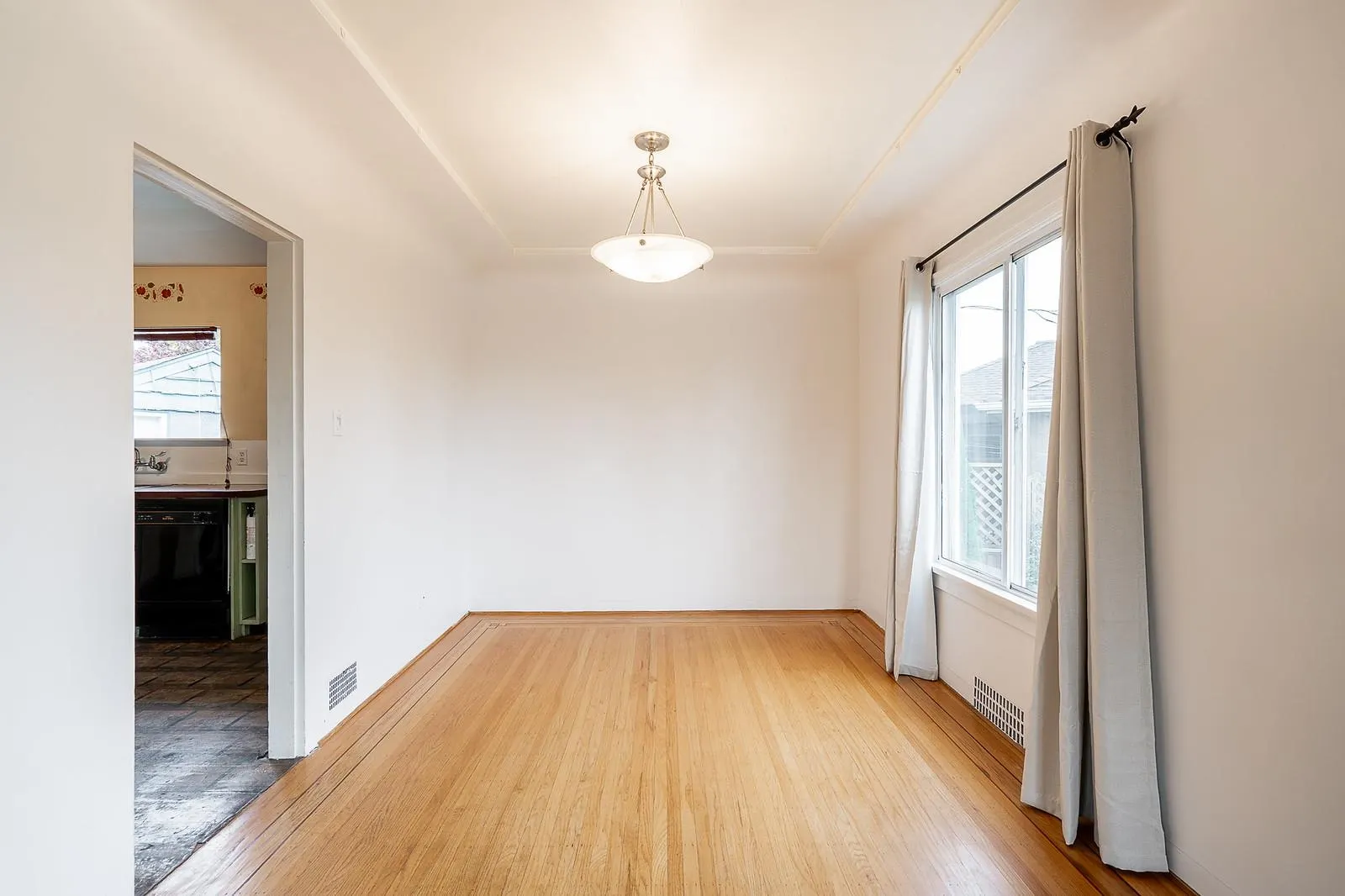 319 Churchill Avenue