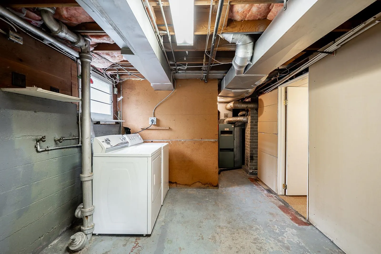 319 Churchill Avenue